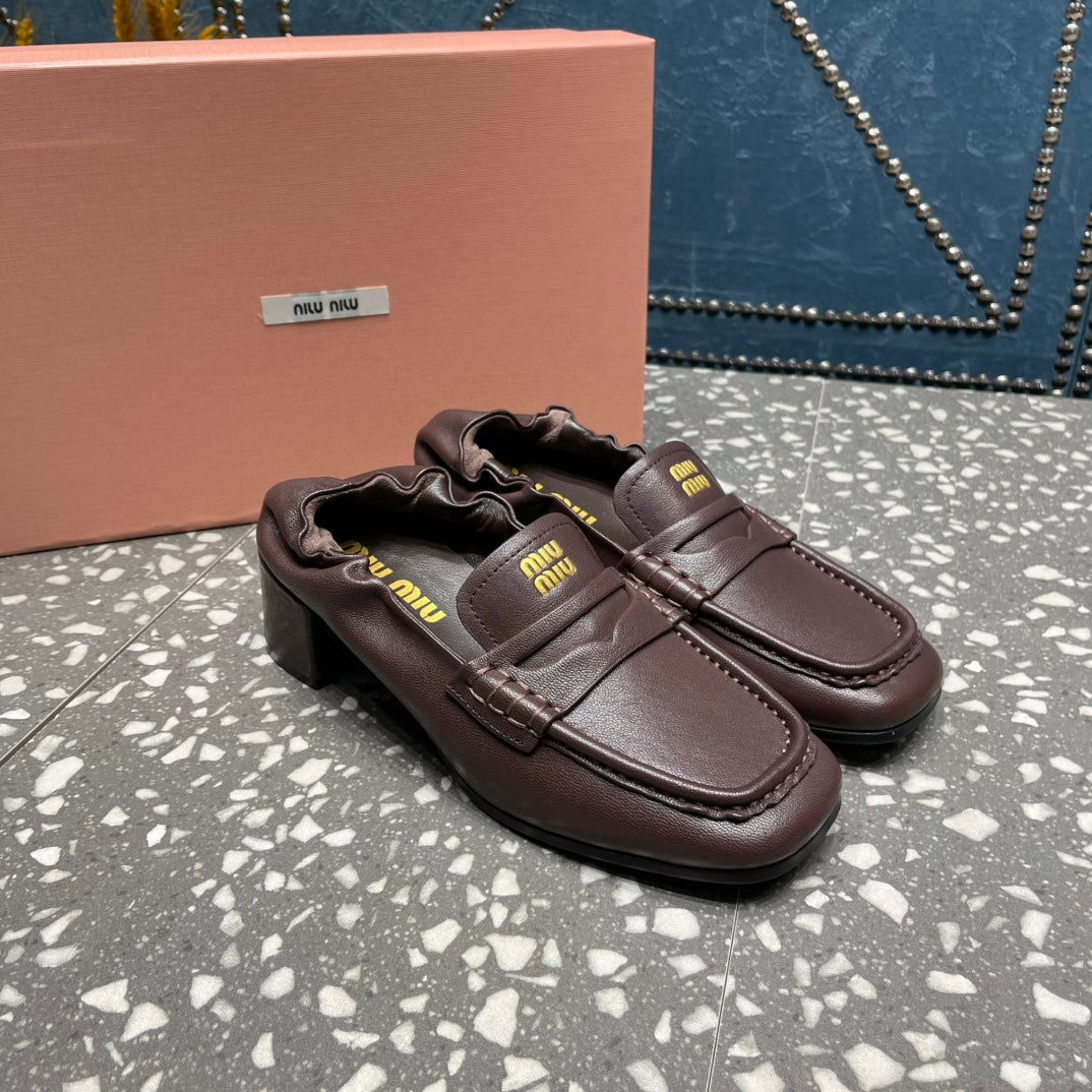 HIGH BROGUE LOAFERS IN CHESTNUT BROWN LAMBSKIN