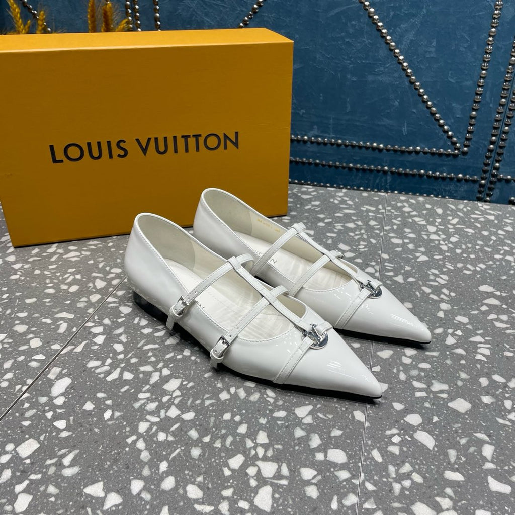 POINTED FLAT SHOES IN WHITE CALFSKIN