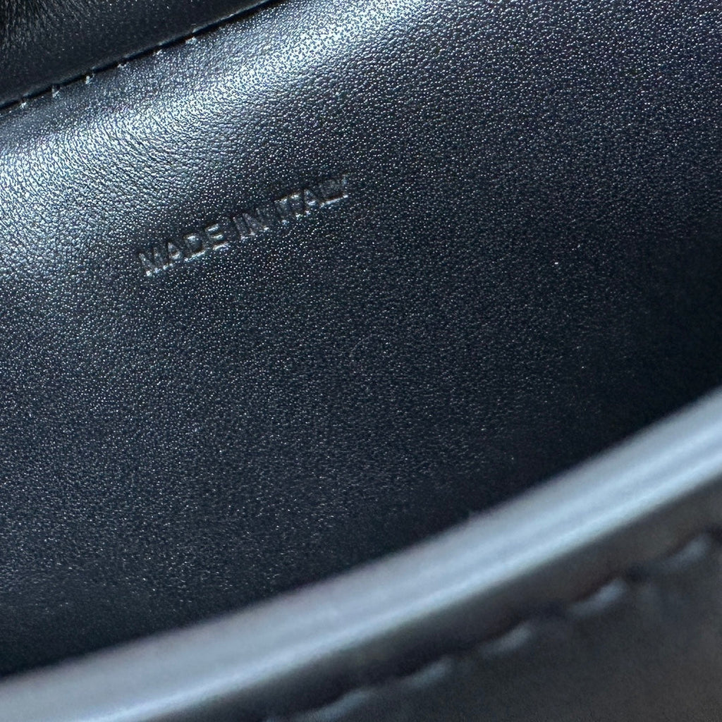 MINI 22 TILLY BAG IN BLACK SHINNY CALFSKIN