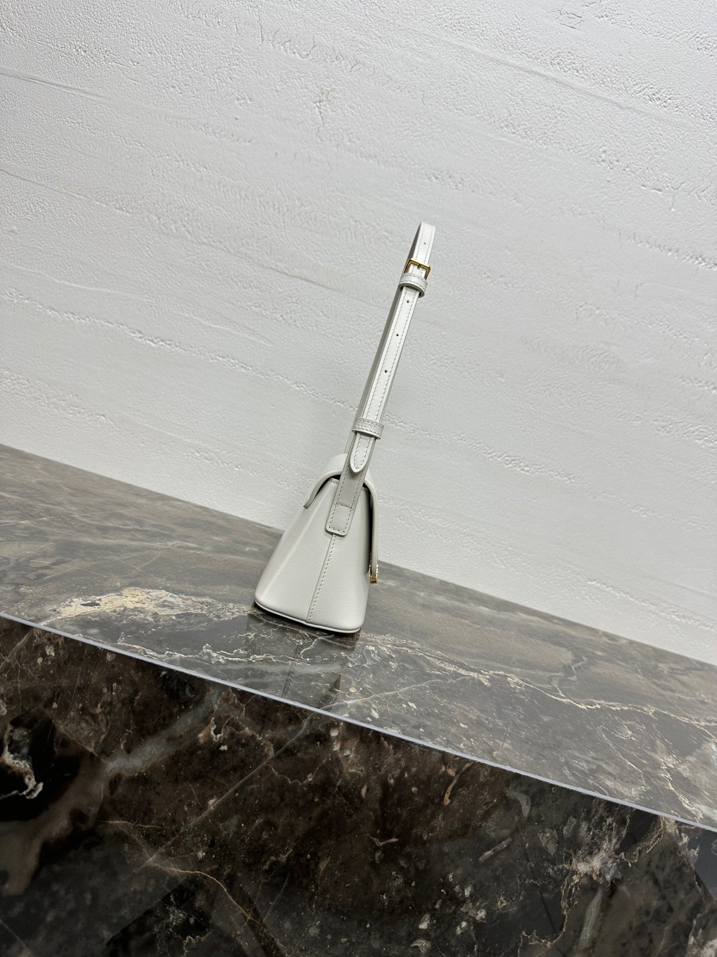 CELINE 25S TRIOMPHE BAG 24 IN WHITE SHINY CALFSKIN