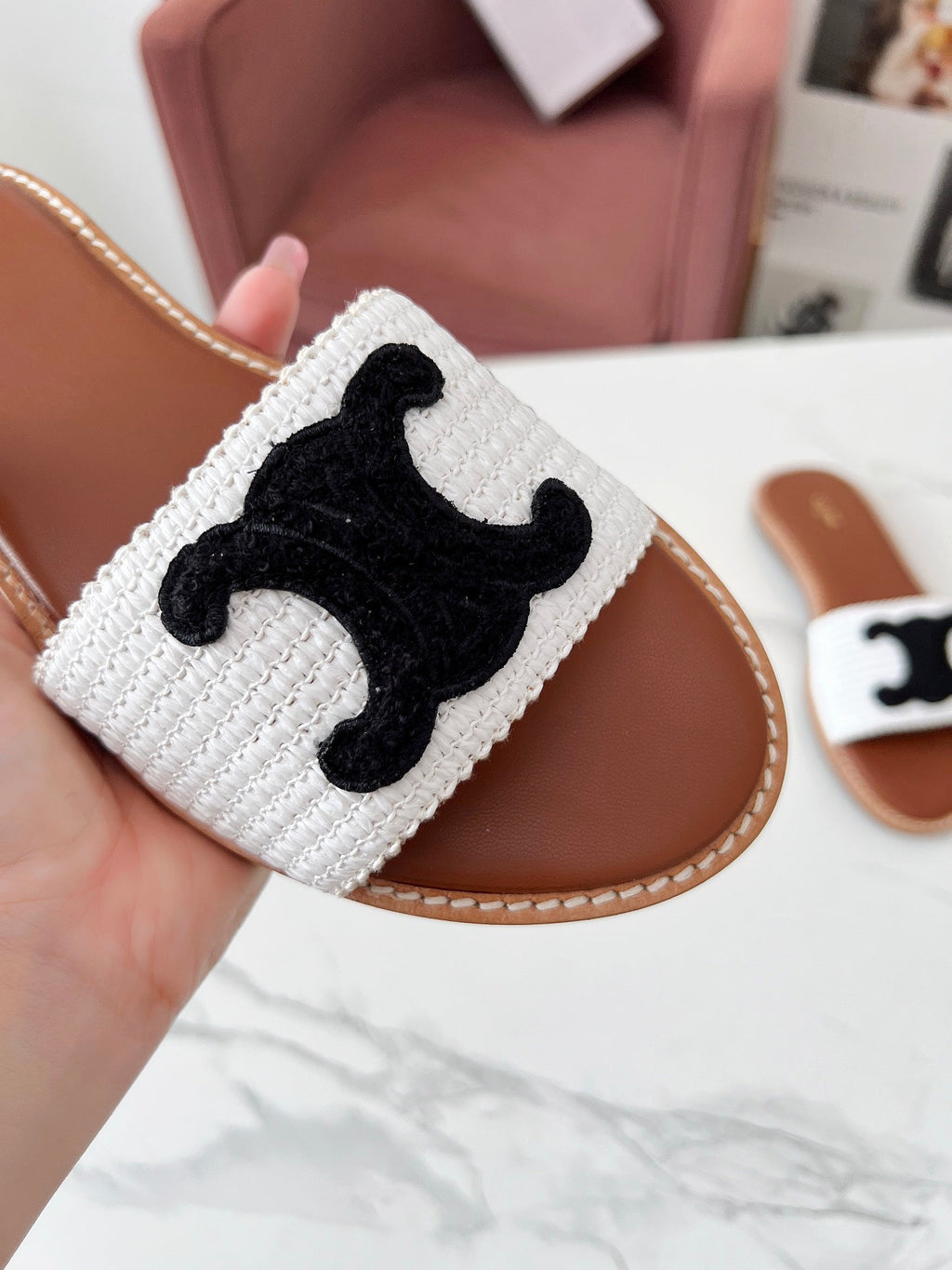 LYMPIA MULE WHITE RAFFIA AND BLACK WOOL LOGO