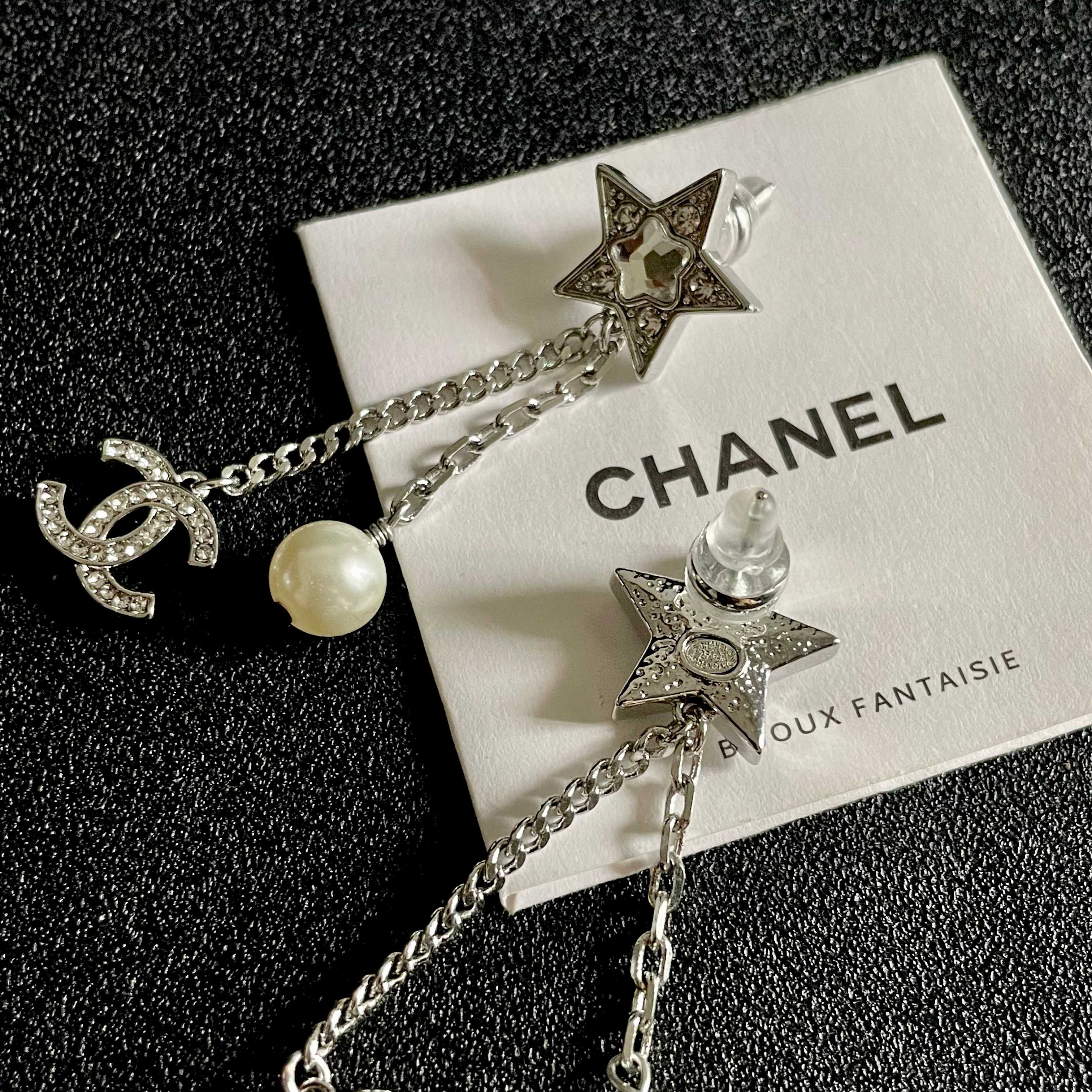 DOUBLE C STUD EARRINGS WITH STAR STONE DOUBLE CHAINS ONE WITH LOGO AND ONE WITH PEARL