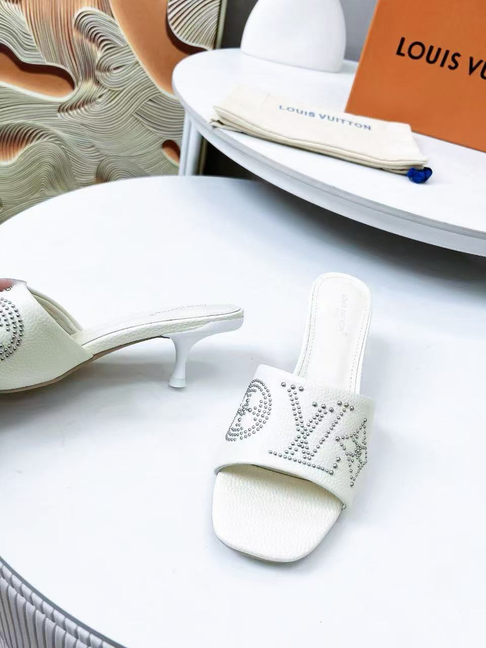 HIGH MULE IN WHITE LAMBSKIN WITH RHINSTONES 55 MM