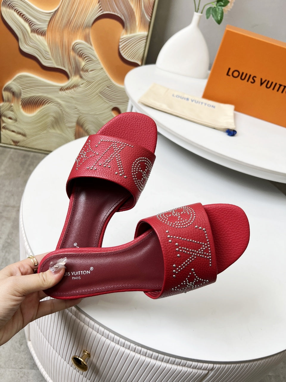 FLAT SLIDE IN RUBY RED LAMBSKIN WITH RHINSTONES