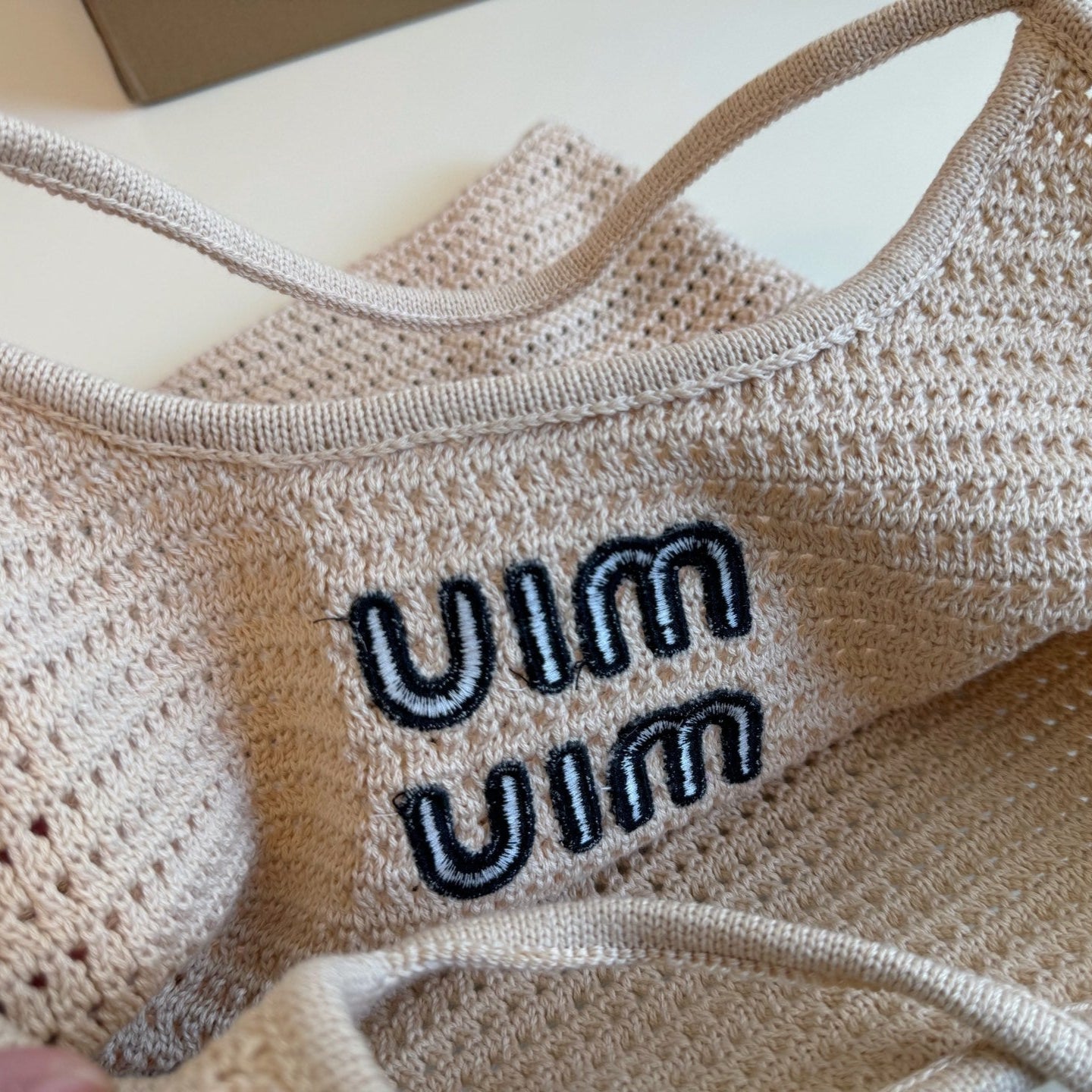 HOLLOW KNITTED TOTE BAG 35 IN OFF WHITE MIX BLACK WOVEN FABRIC