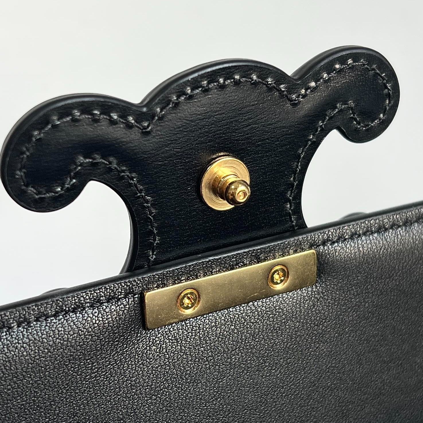 CLASSIQUE TRIOMPHE 22 BLACK SMOOTH CALFSKIN