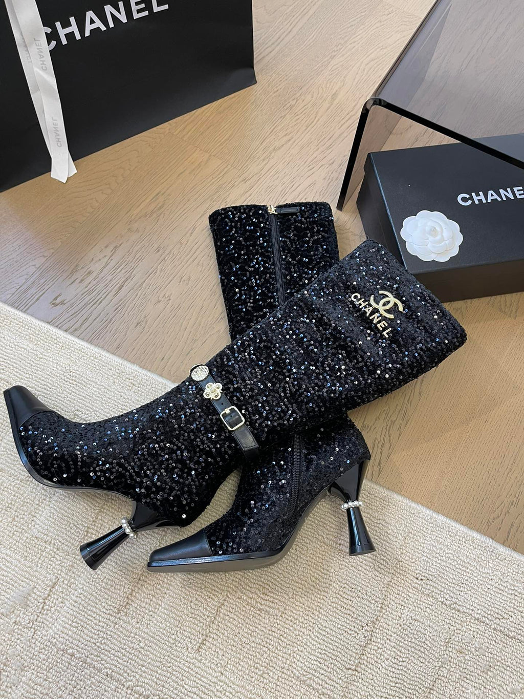 KNEE HIGH BOOTS IN BLACK CALFSKIN AND SEQUINS