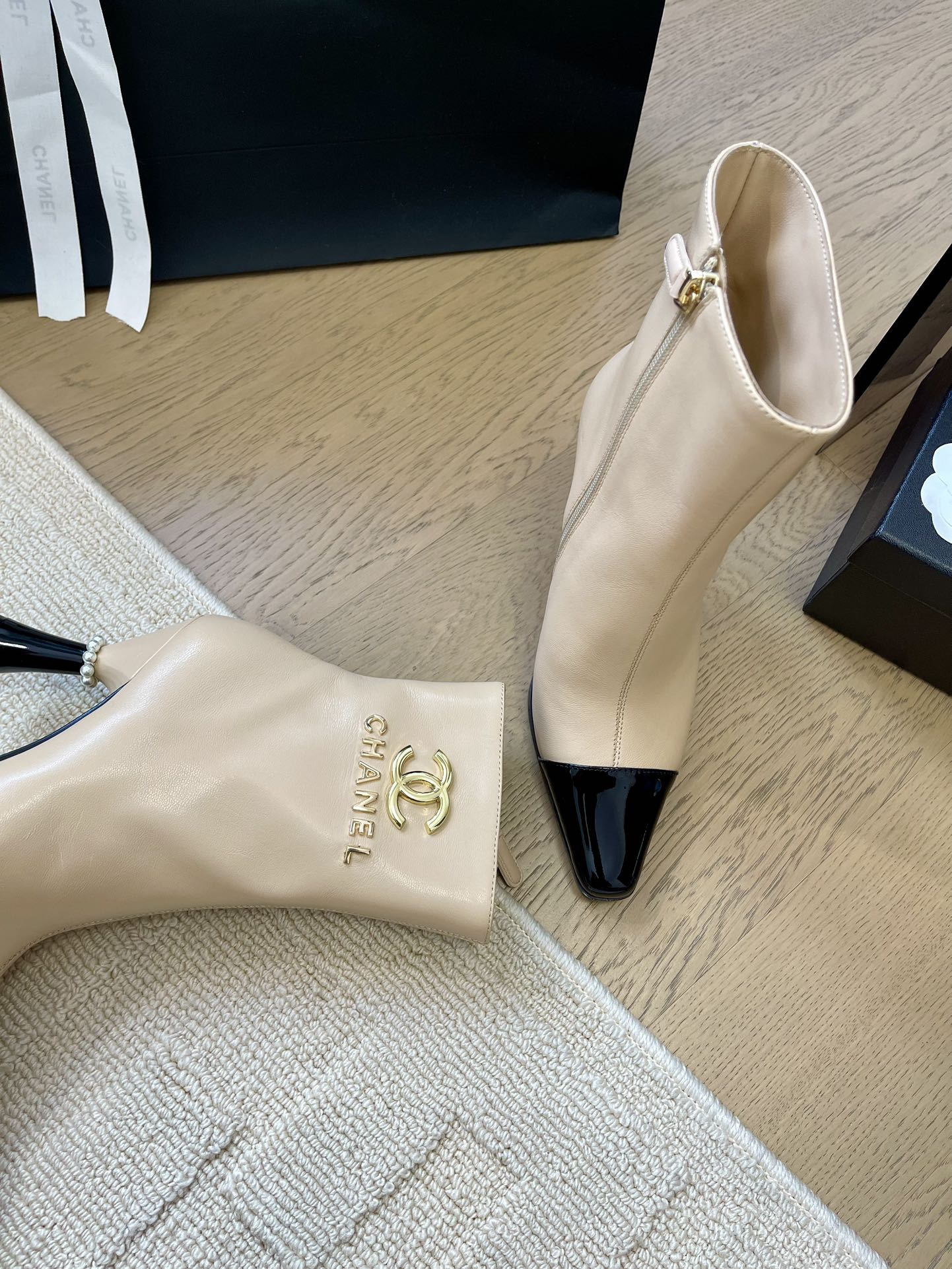 BONGADE BOOTS IN BEIGE MIX BLACK CALFSKIN