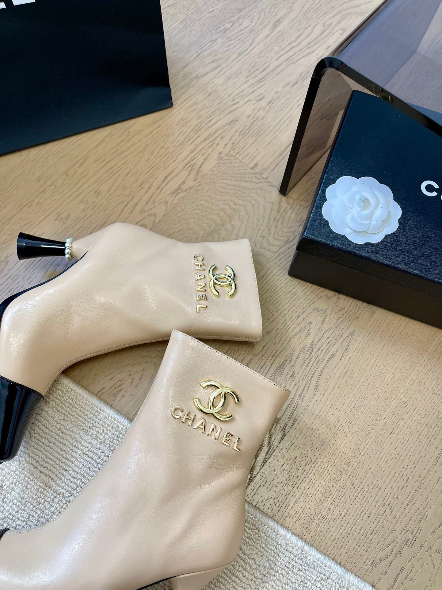 BONGADE BOOTS IN BEIGE MIX BLACK CALFSKIN