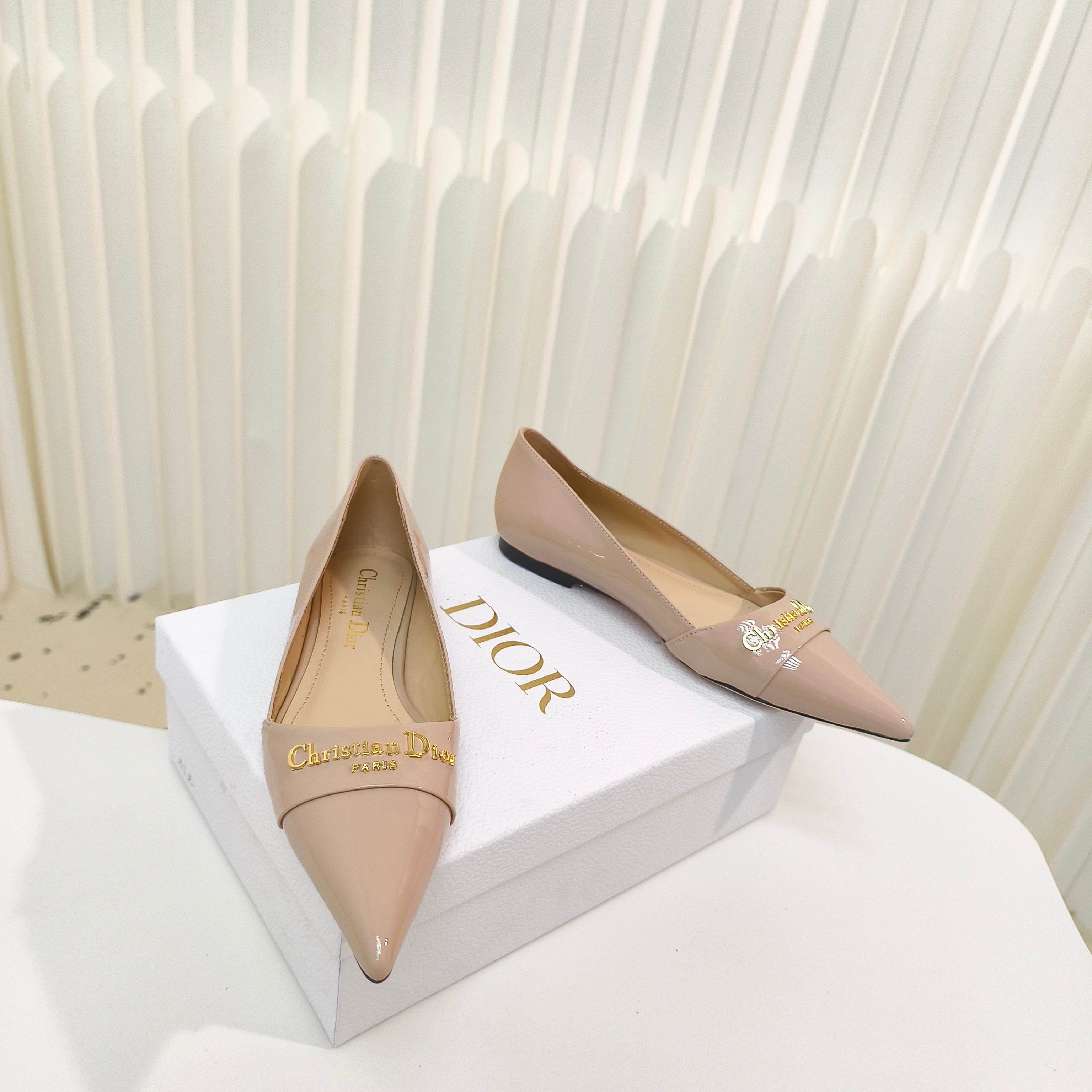 DIOR POINTED BALLET FLATS 25S IN BEIGE GLOSSY LEATHER WITH GOLD HARDWARE