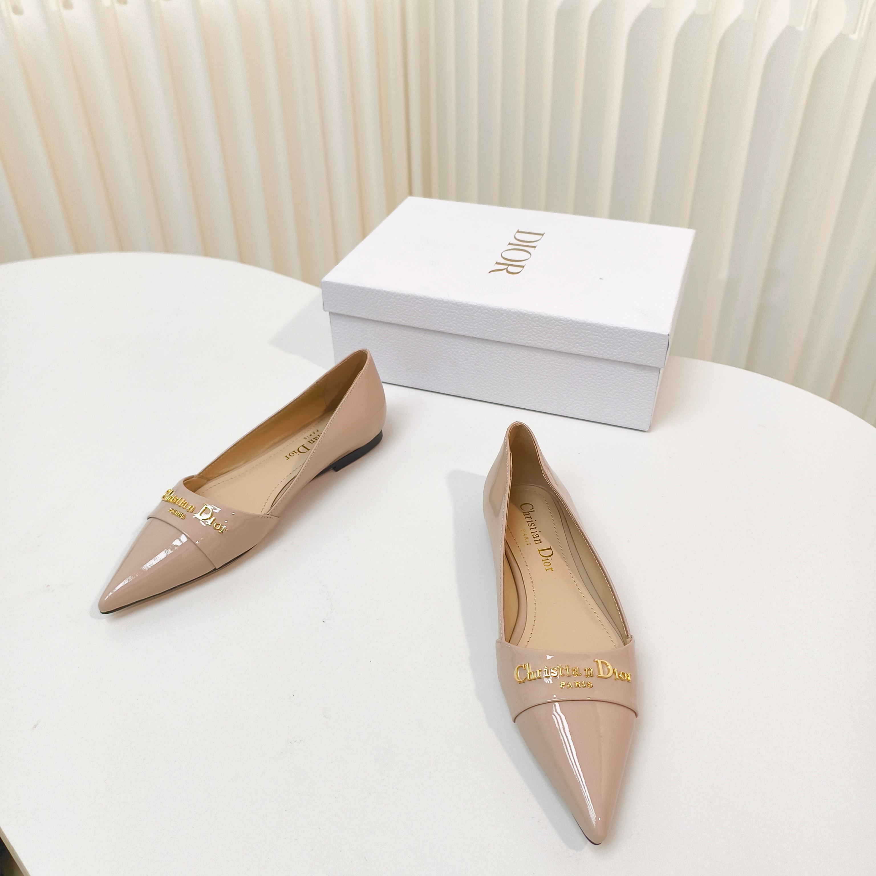 DIOR POINTED BALLET FLATS 25S IN BEIGE GLOSSY LEATHER WITH GOLD HARDWARE