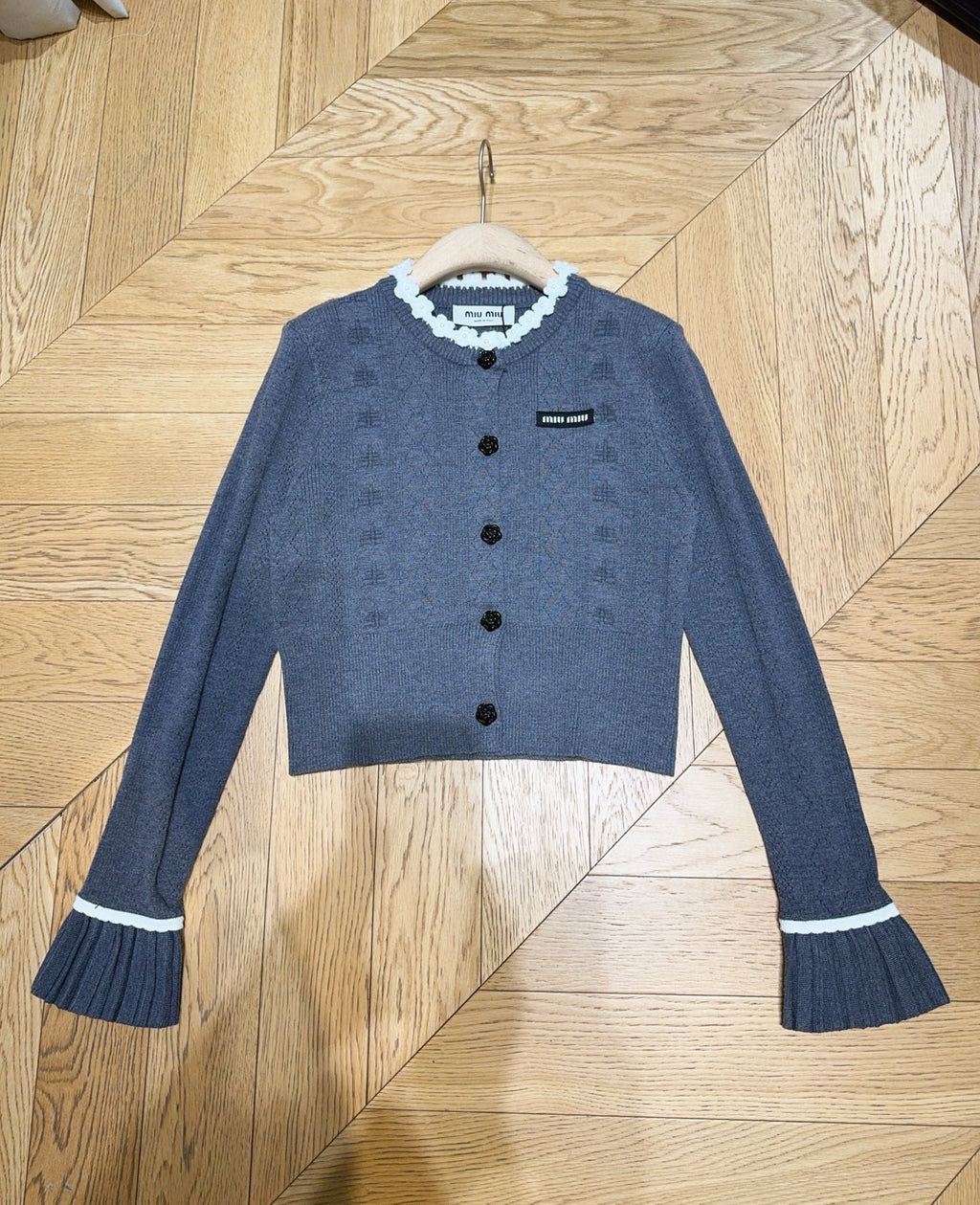 MIUMIU CARDIGAN STYLE 801