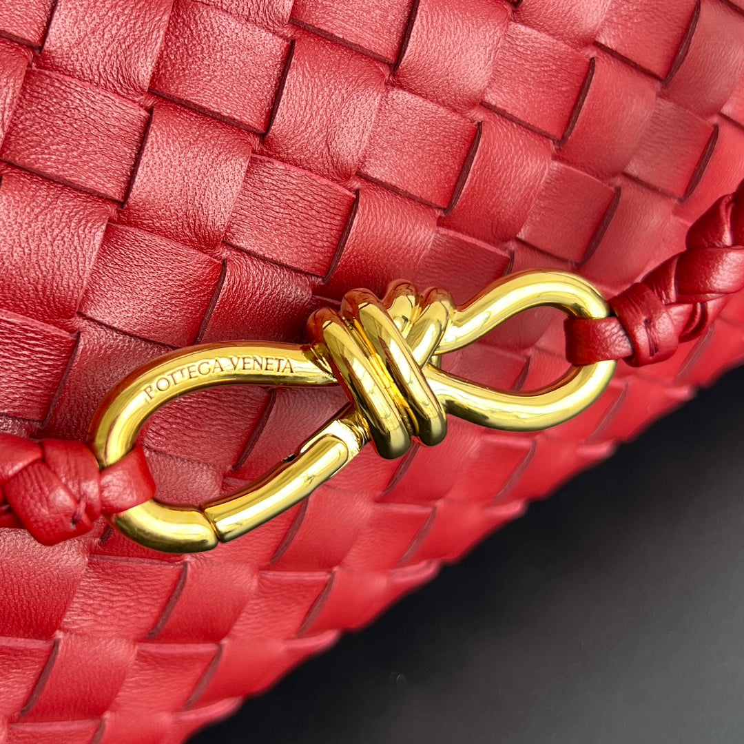 SMALL ANDIAMO 29 IN RED LAMBSKIN