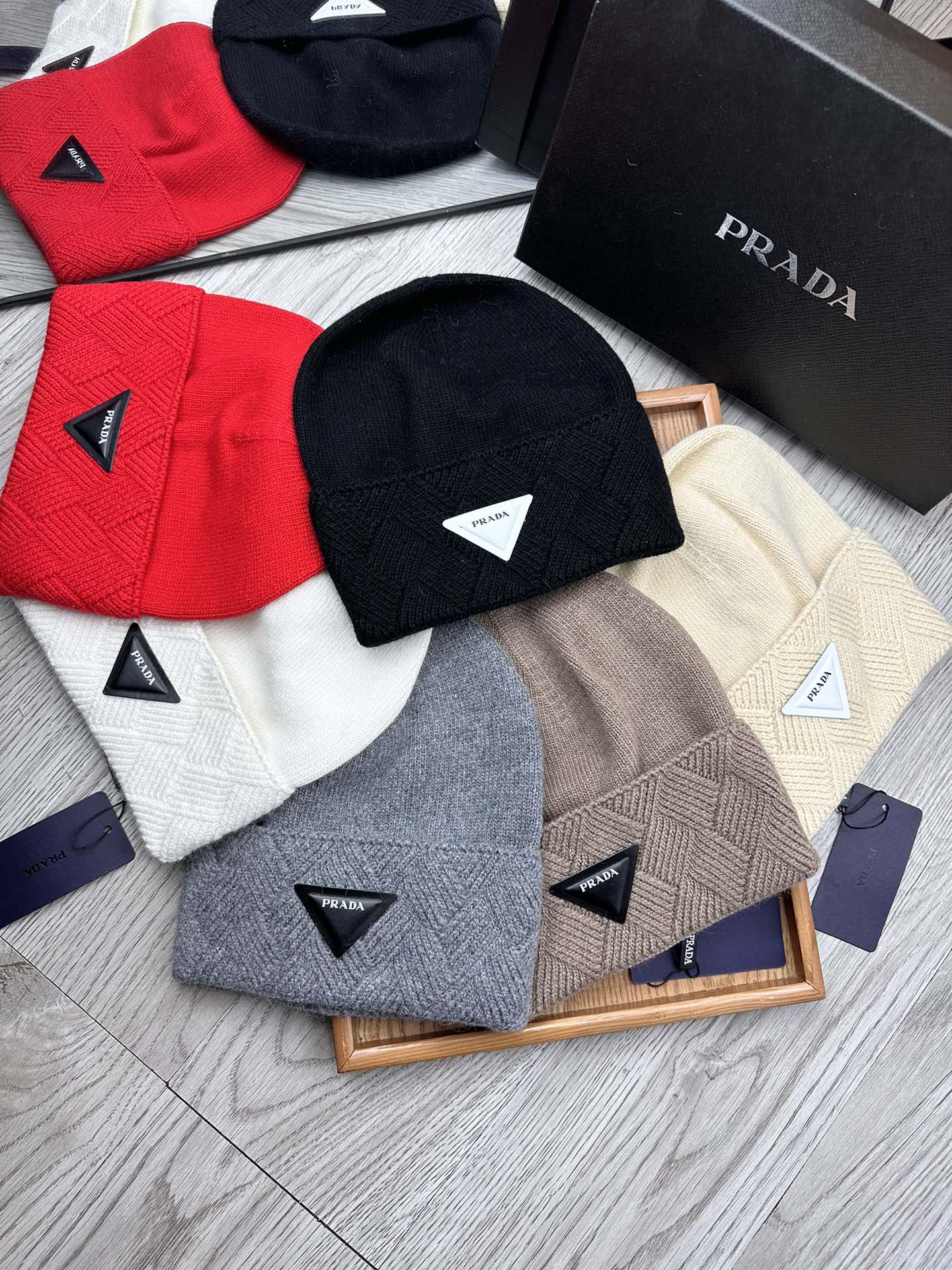 BEANIE HAT IN CHERRY RED WOOL AND RABBIT FUR 436398