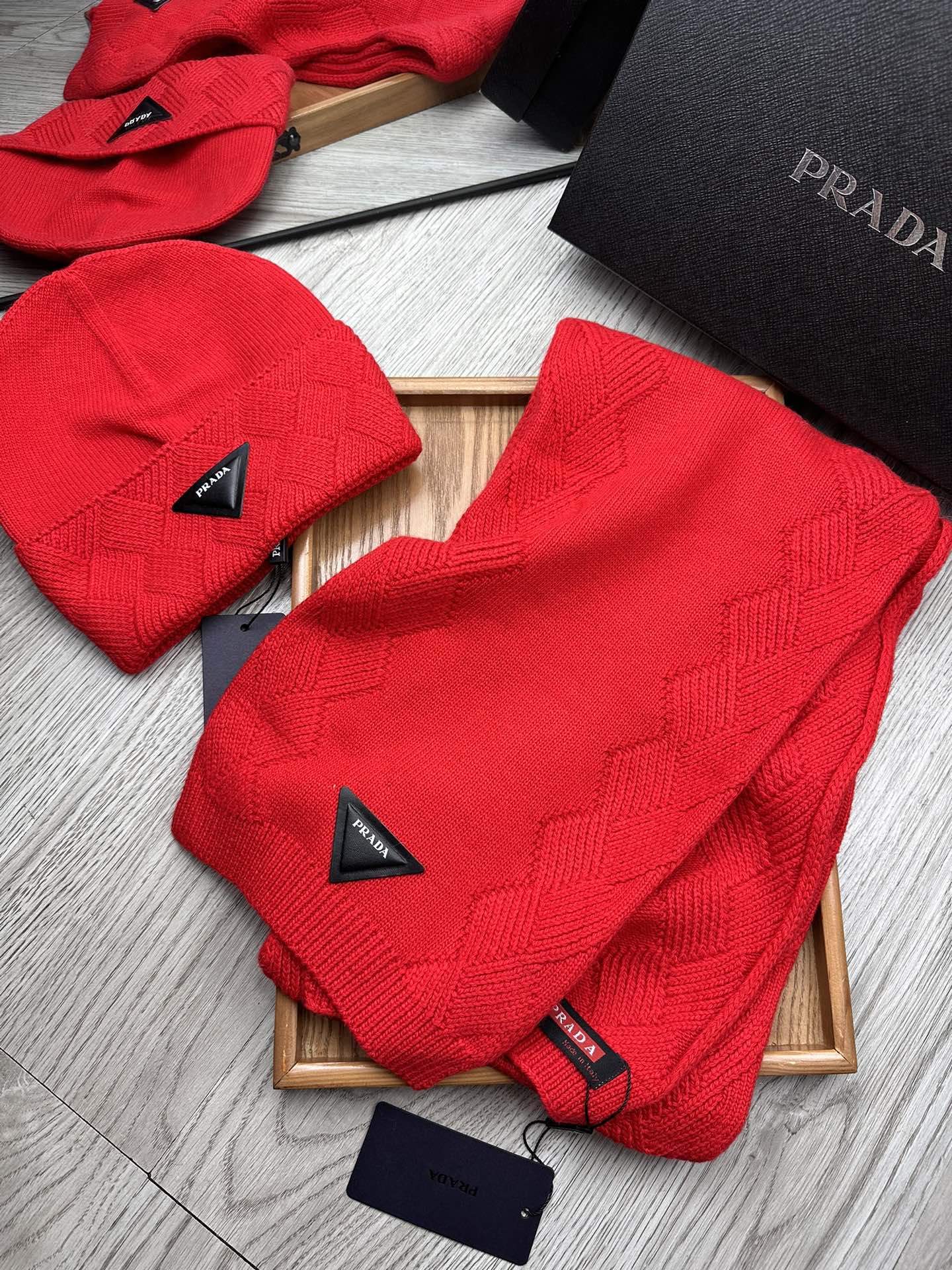 SET SCARF AND HAT IN CHERRY RED WOOL AND RABBIT FUR 397409