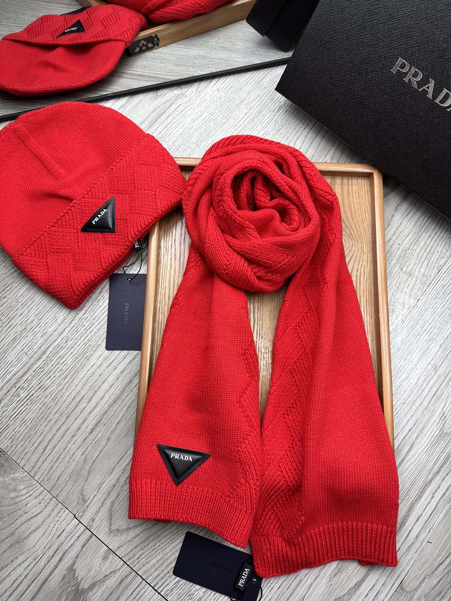 SET SCARF AND HAT IN CHERRY RED WOOL AND RABBIT FUR 397409