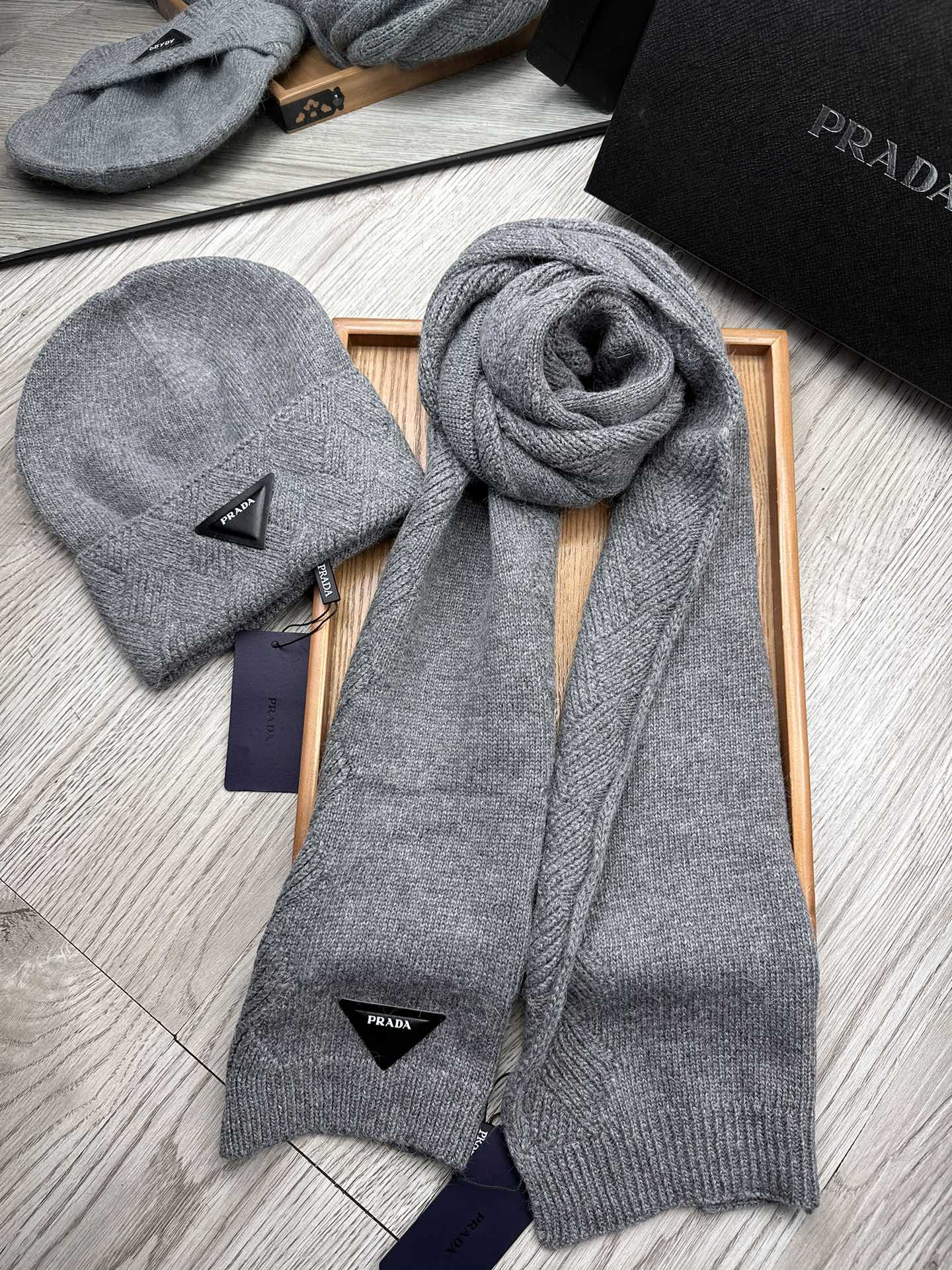 SET SCARF AND HAT IN RHINO GRAY WOOL AND RABBIT FUR 397407