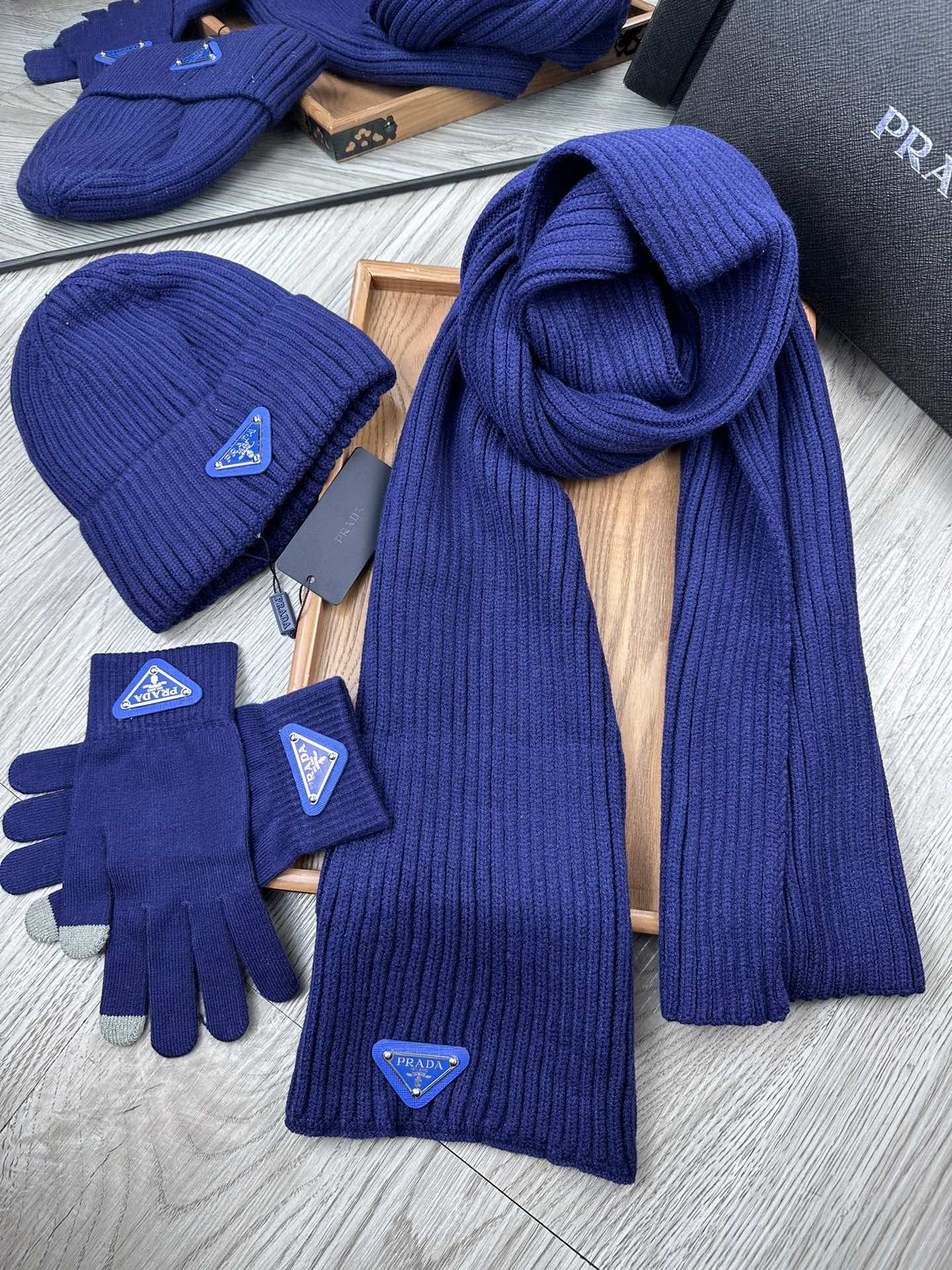 THREE-PIECES SET IN NAVY BLUE WOOL AND ACRYLIC 406557