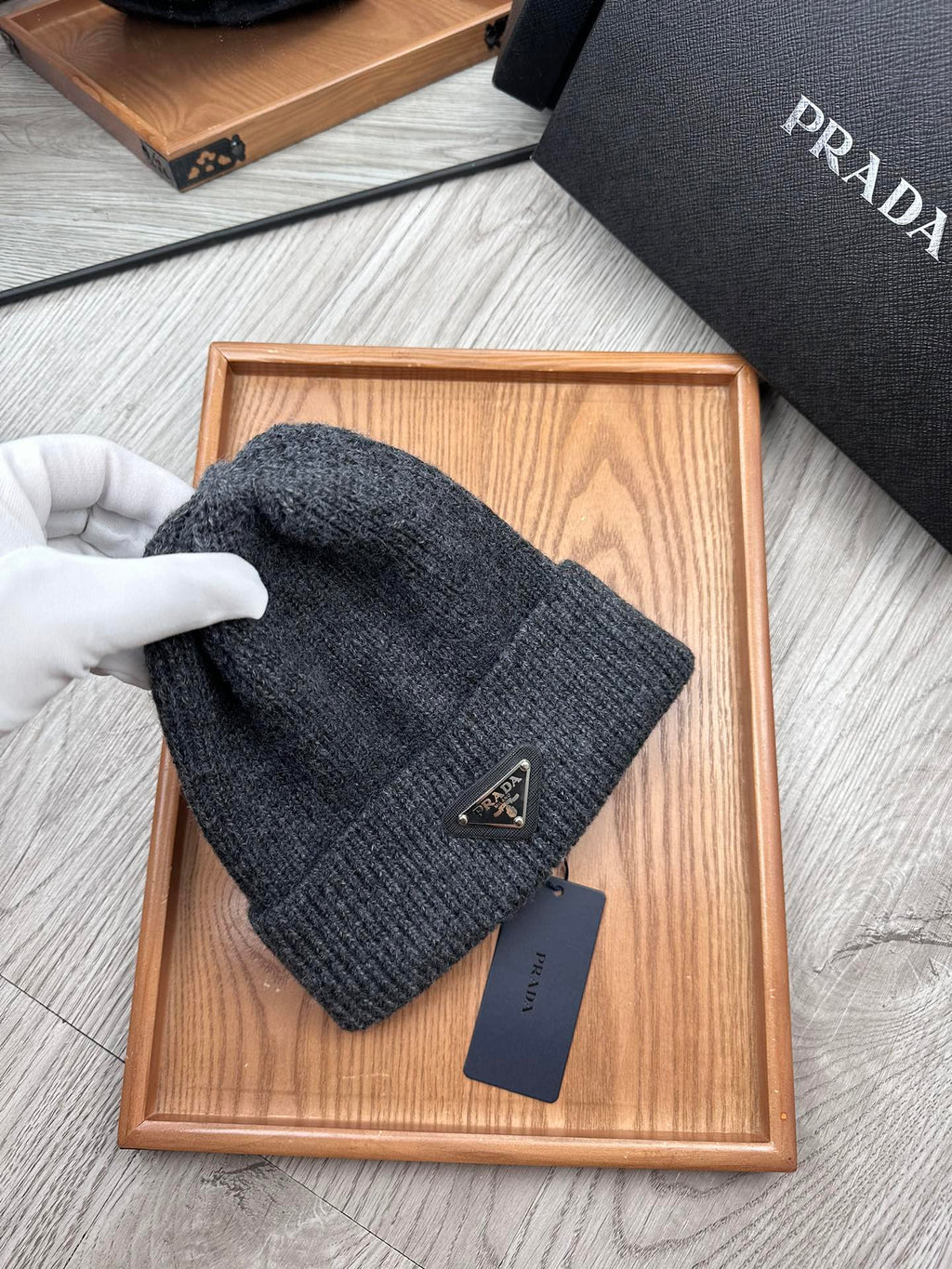 BEANIE HAT IN CHARCOAL GRAY WOOL 332391