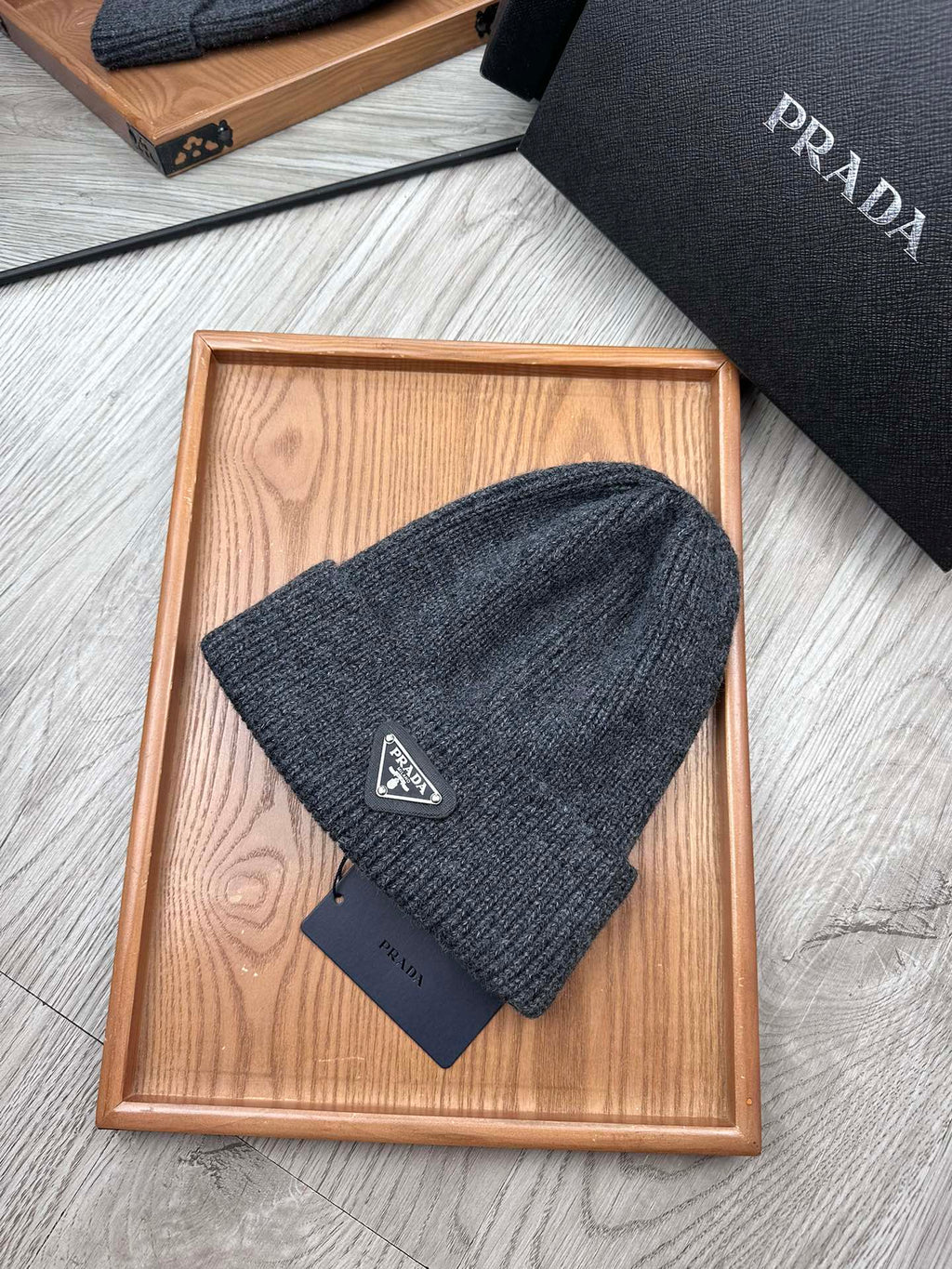 BEANIE HAT IN CHARCOAL GRAY WOOL 332391