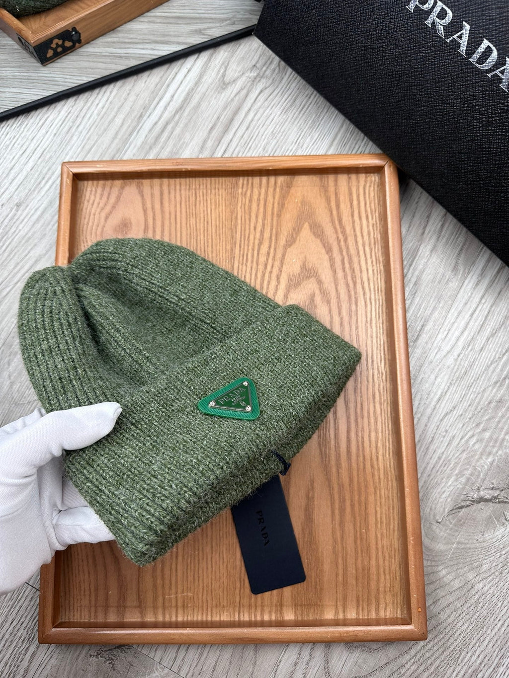 BEANIE HAT IN ARMY GREEN WOOL 332395