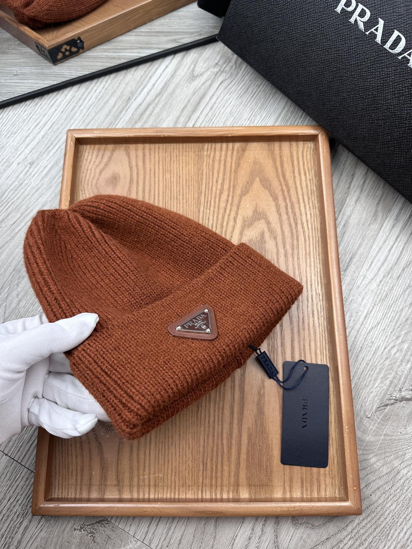 BEANIE HAT IN RED BROWN WOOL 332398