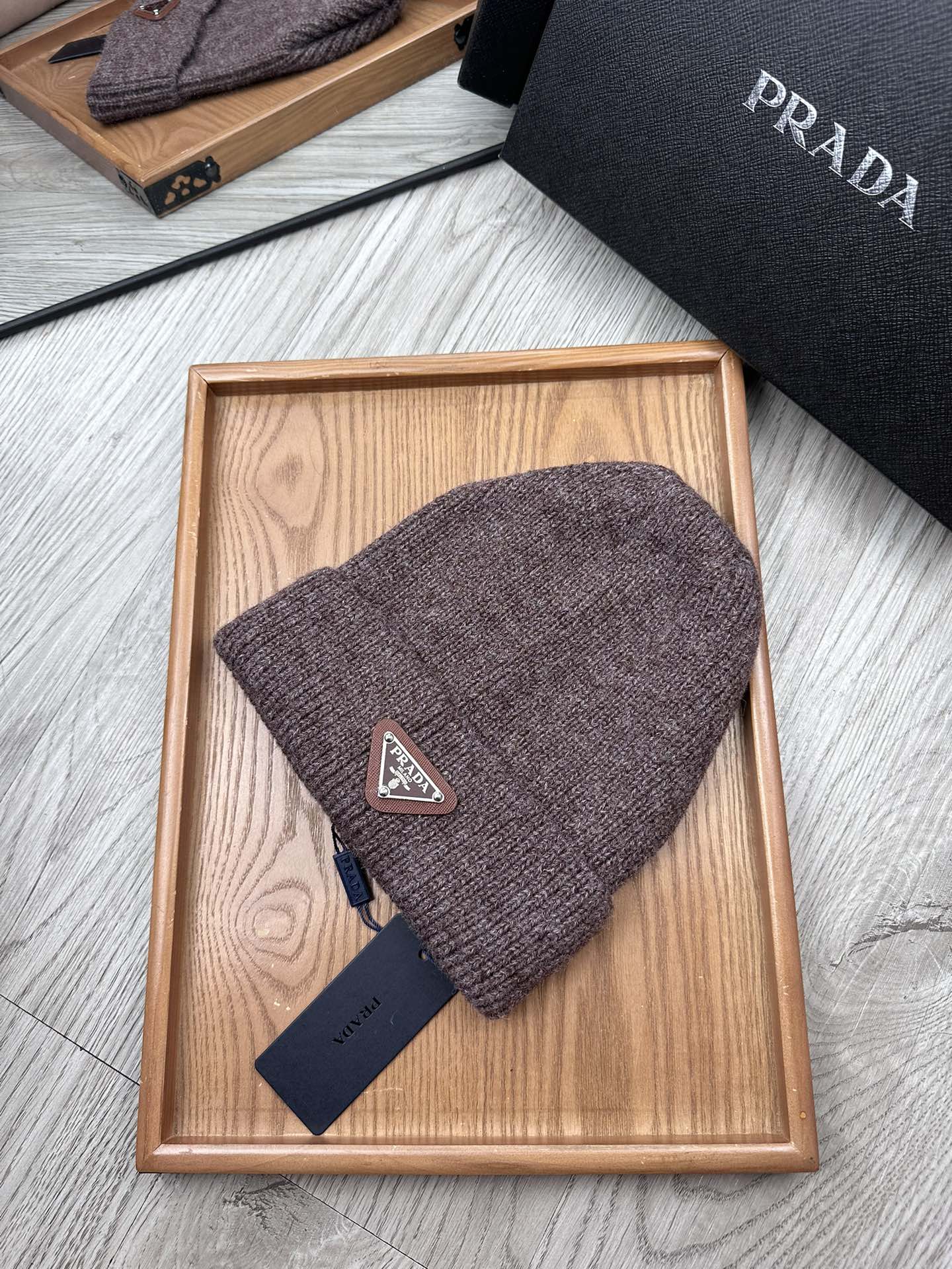 BEANIE HAT IN BRUNETTE BROWN WOOL 332399