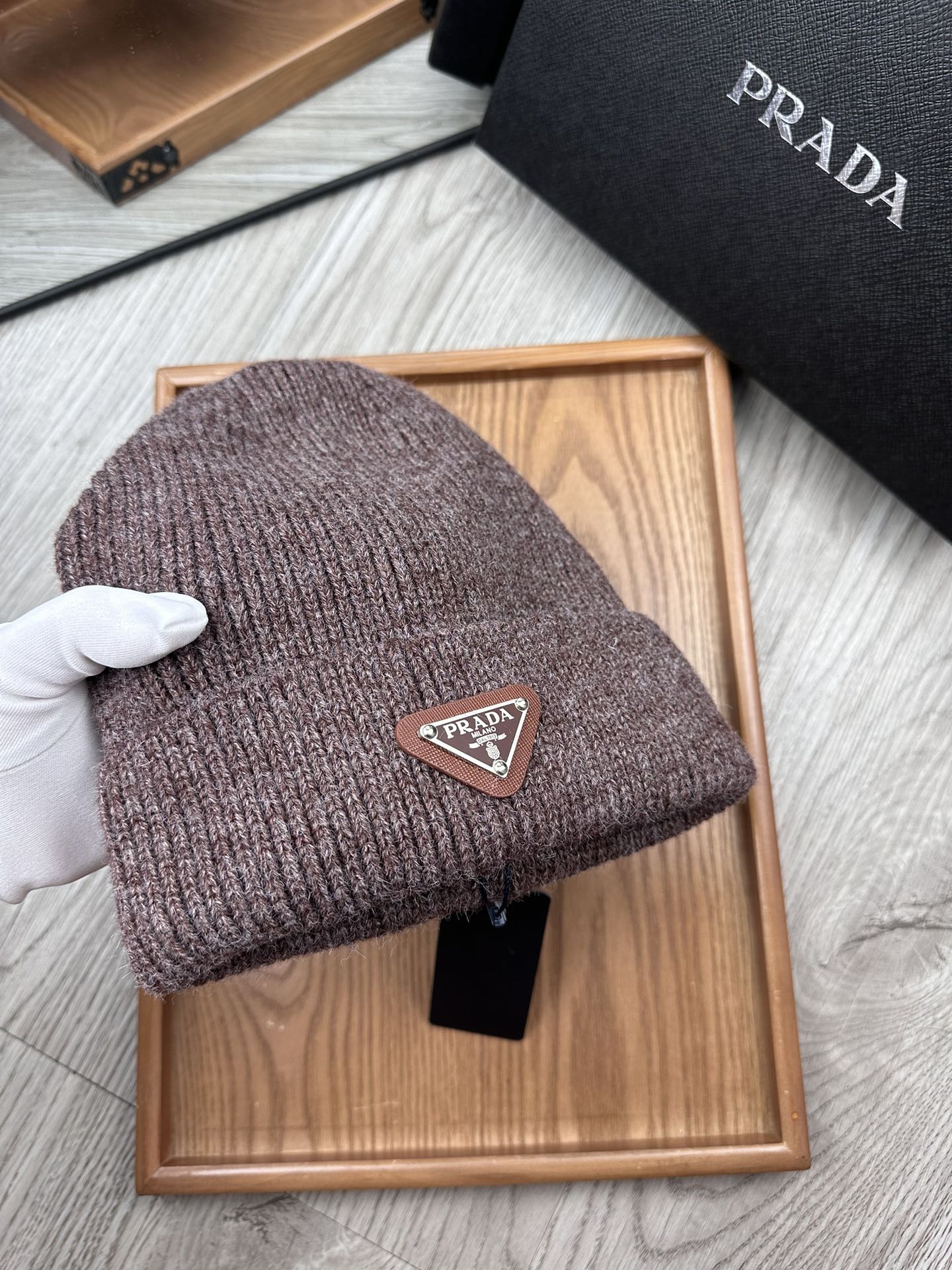 BEANIE HAT IN BRUNETTE BROWN WOOL 332399