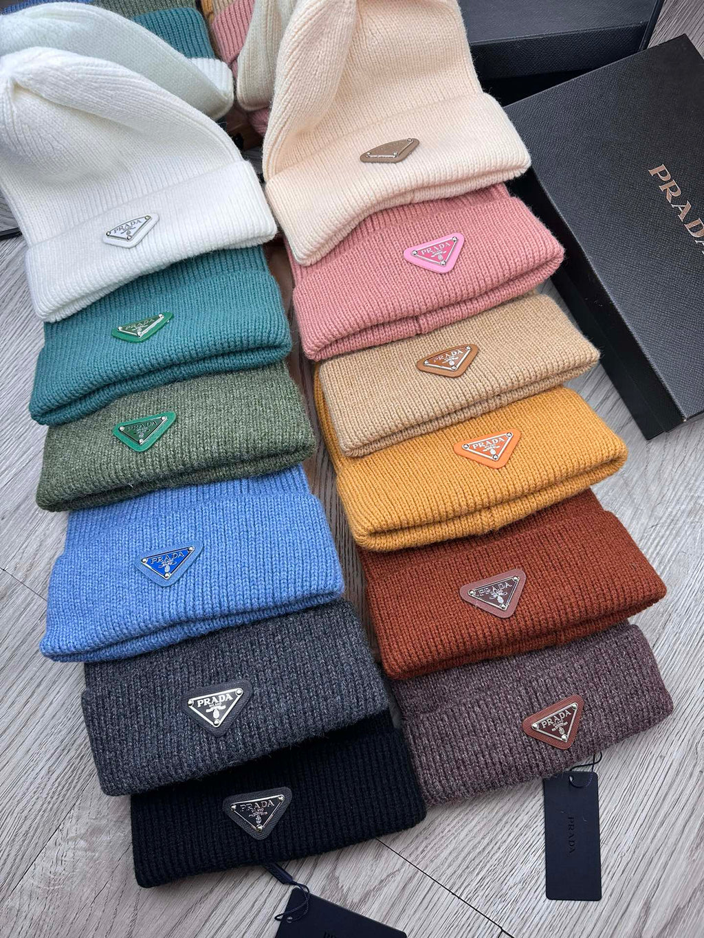 BEANIE HAT IN ROSE PINK WOOL 332401