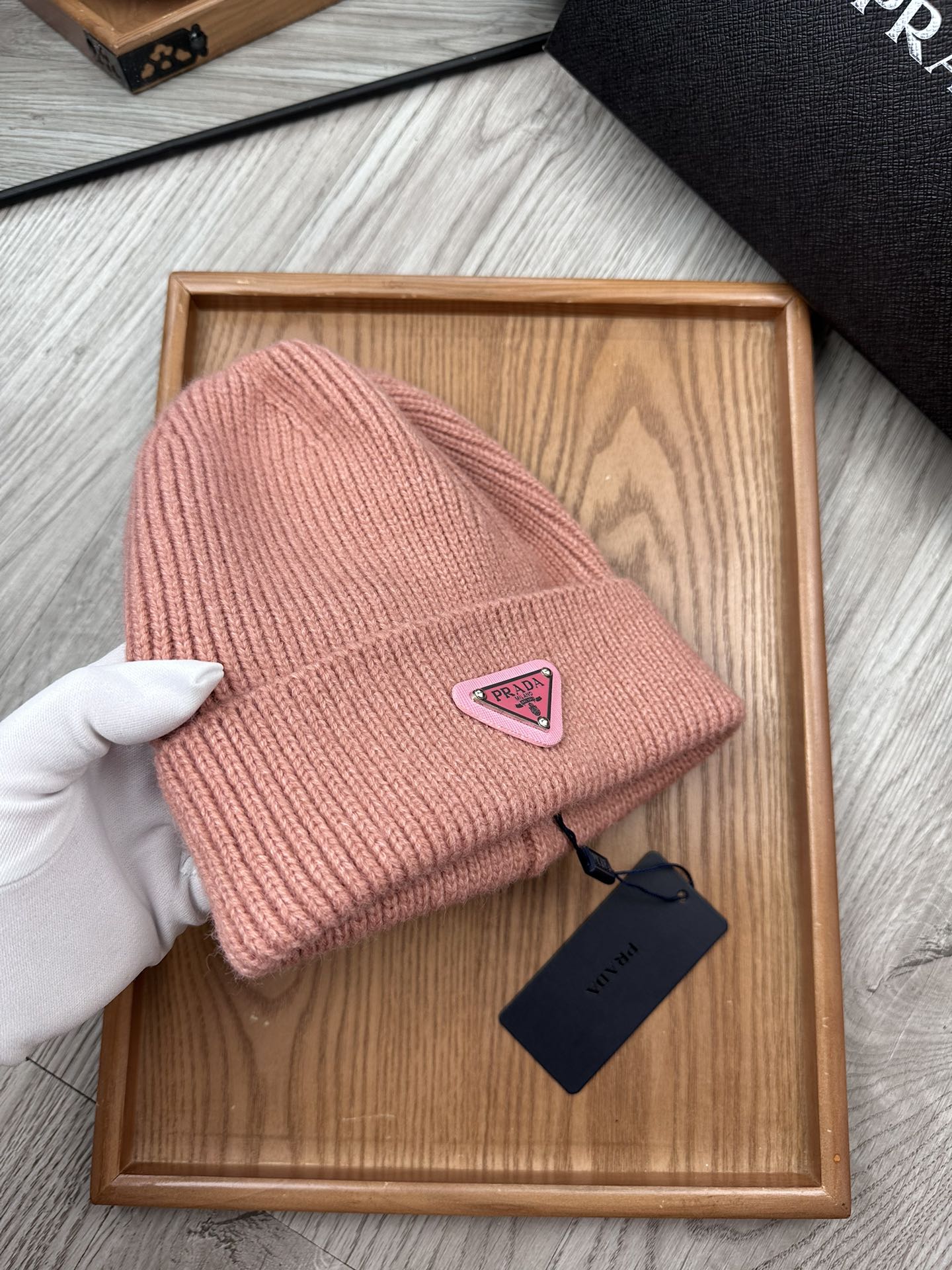 BEANIE HAT IN ROSE PINK WOOL 332401