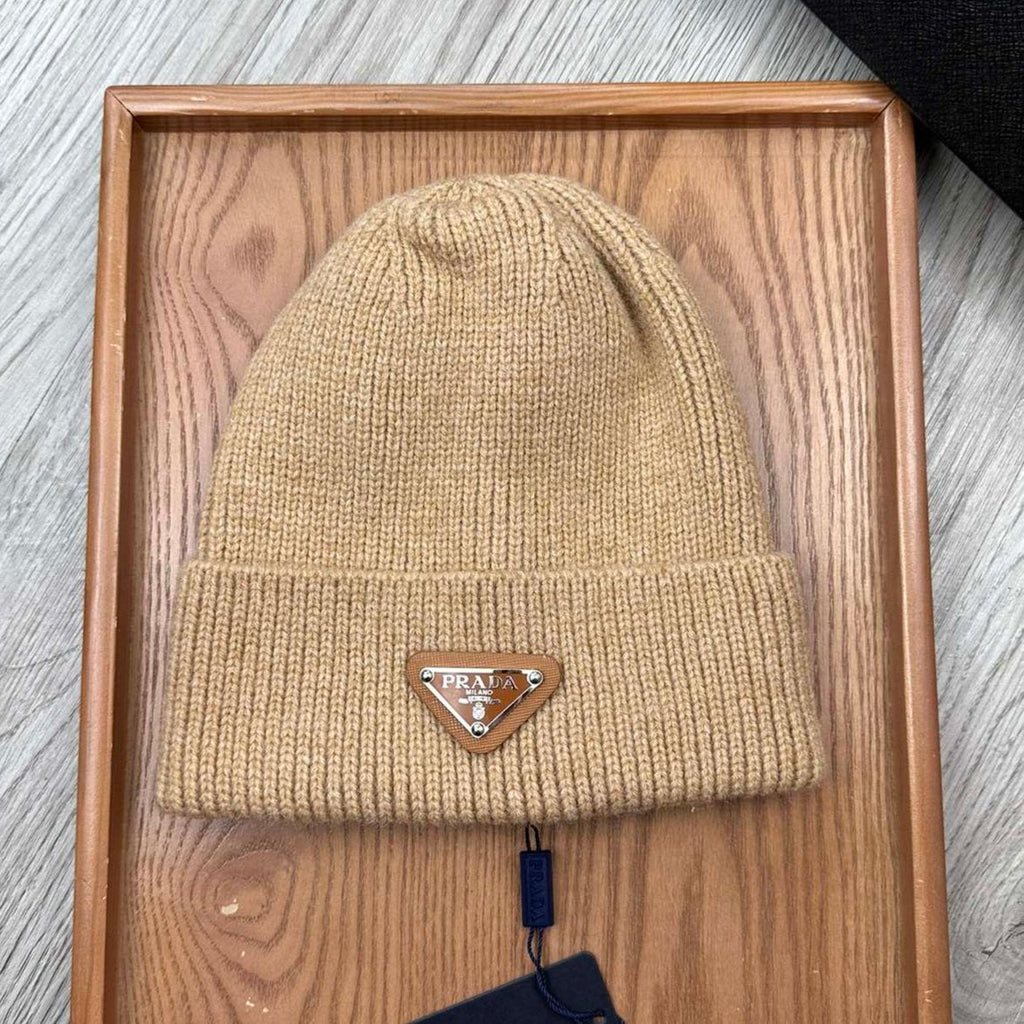 BEANIE HAT IN LIGHT BROWN WOOL 332402