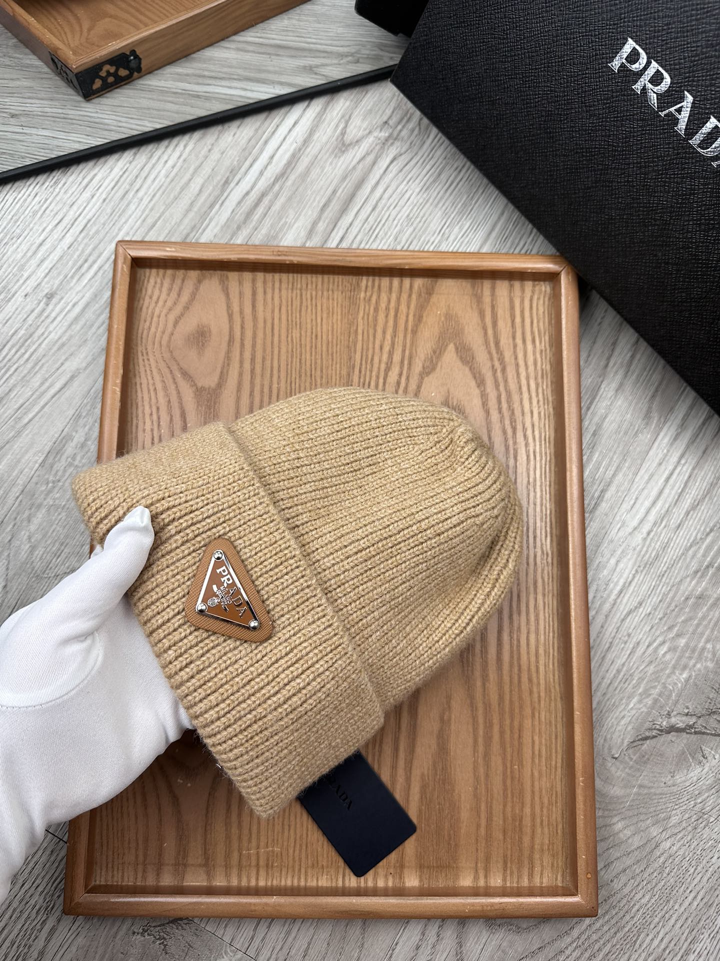 BEANIE HAT IN LIGHT BROWN WOOL 332402
