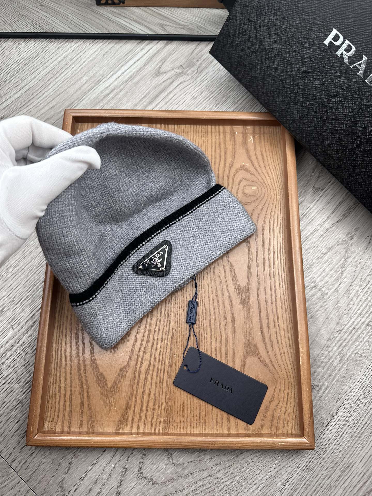 BEANIE HAT IN DOVE GRAY WOOL 349650