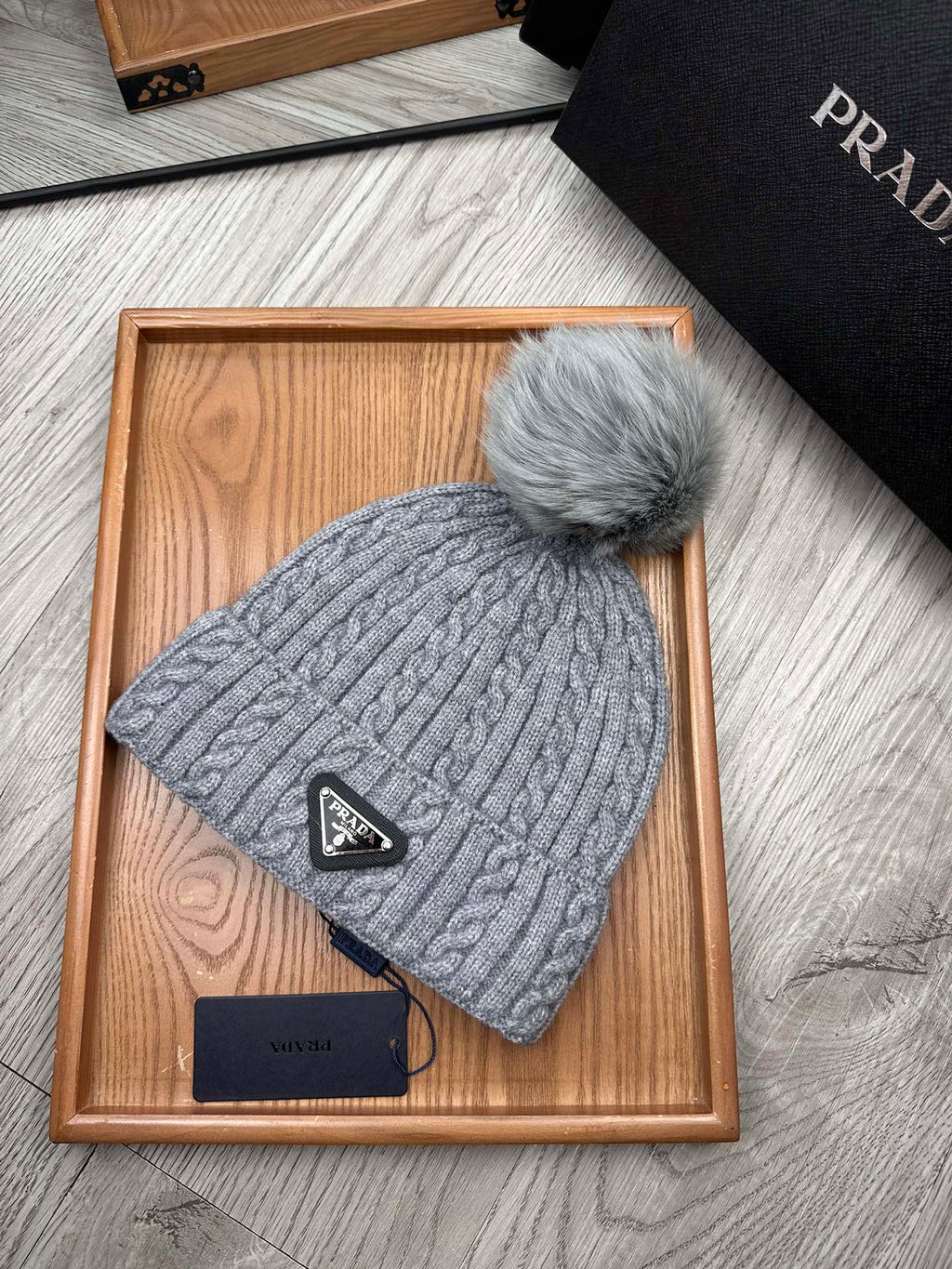 BEANIE HAT IN DOVE GRAY WOOL 352363