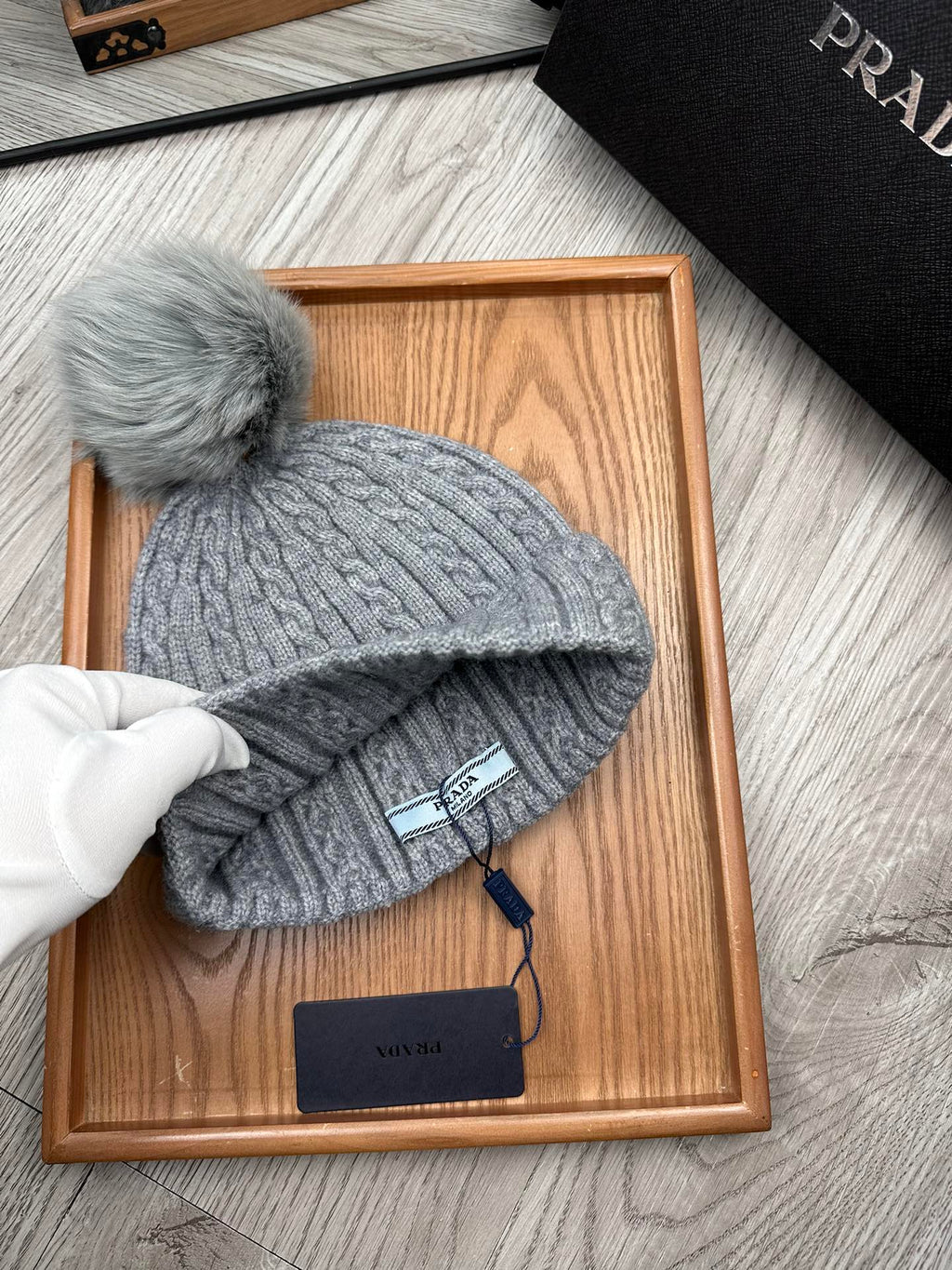 BEANIE HAT IN DOVE GRAY WOOL 352363