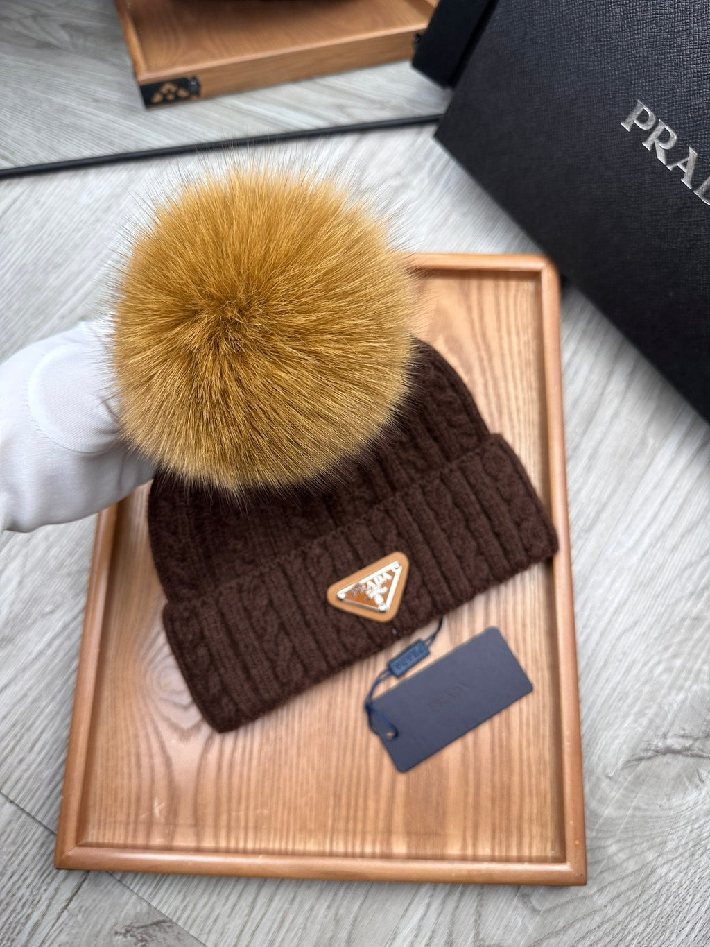 BEANIE HAT IN CHOCOLATE BROWN WOOL 352364