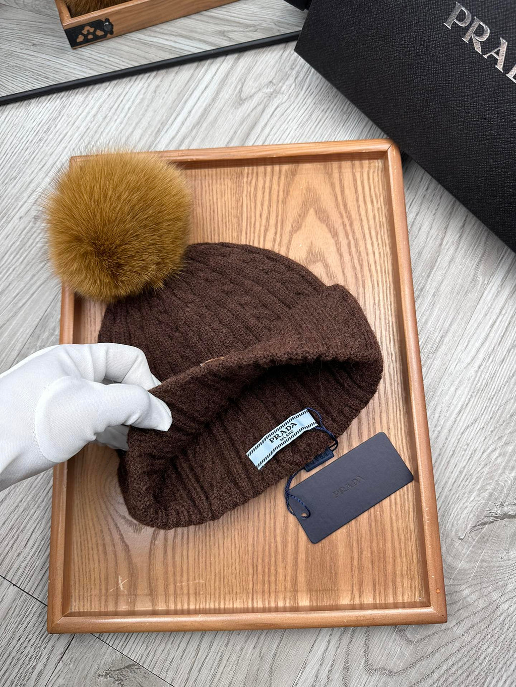 BEANIE HAT IN CHOCOLATE BROWN WOOL 352364