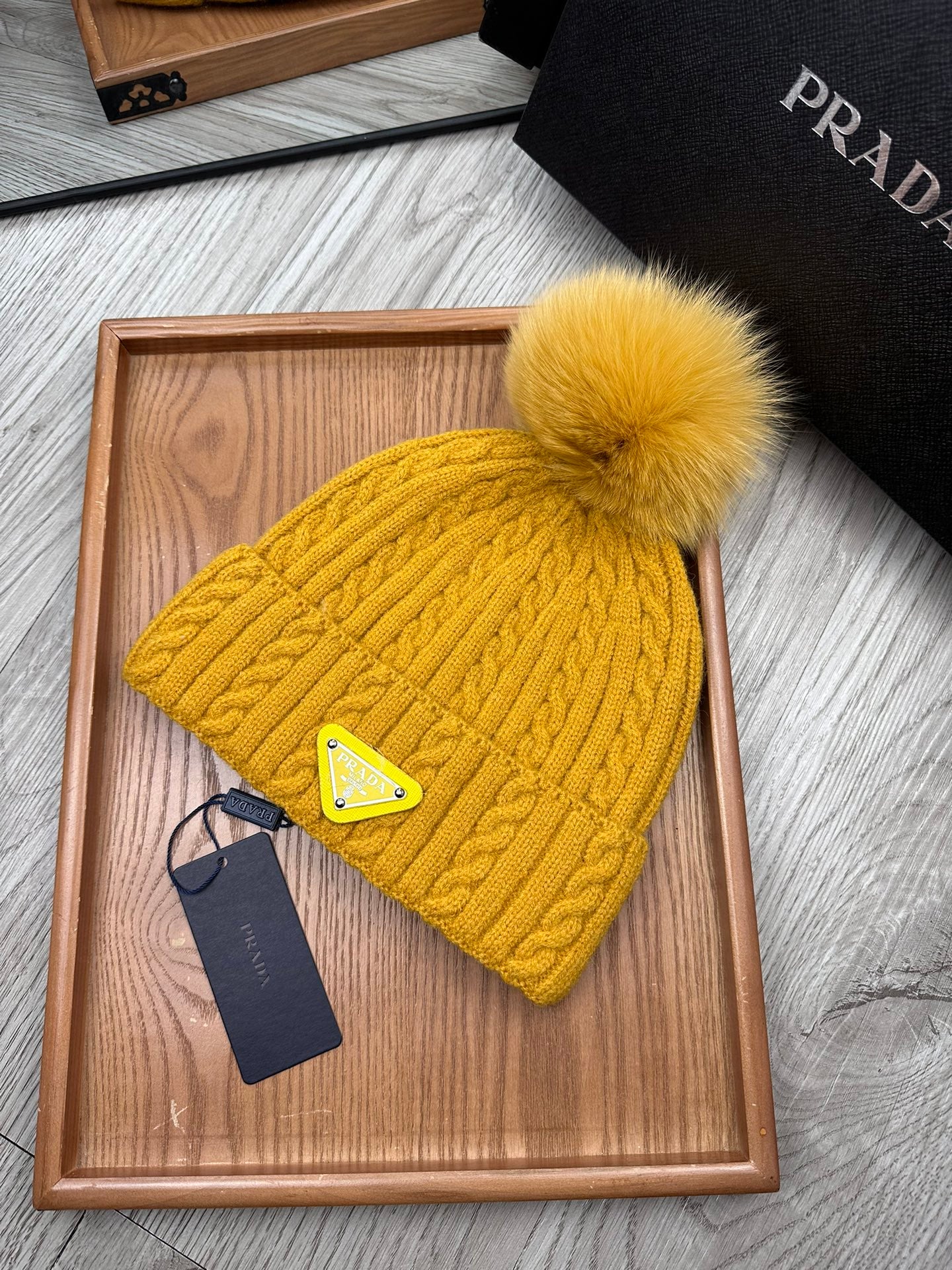 BEANIE HAT IN MUSTARD YELLOW WOOL 352365