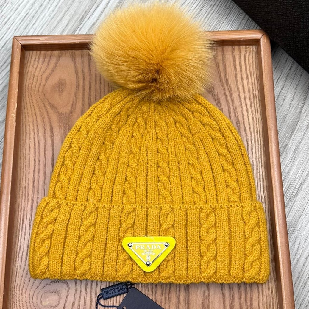 BEANIE HAT IN MUSTARD YELLOW WOOL 352365