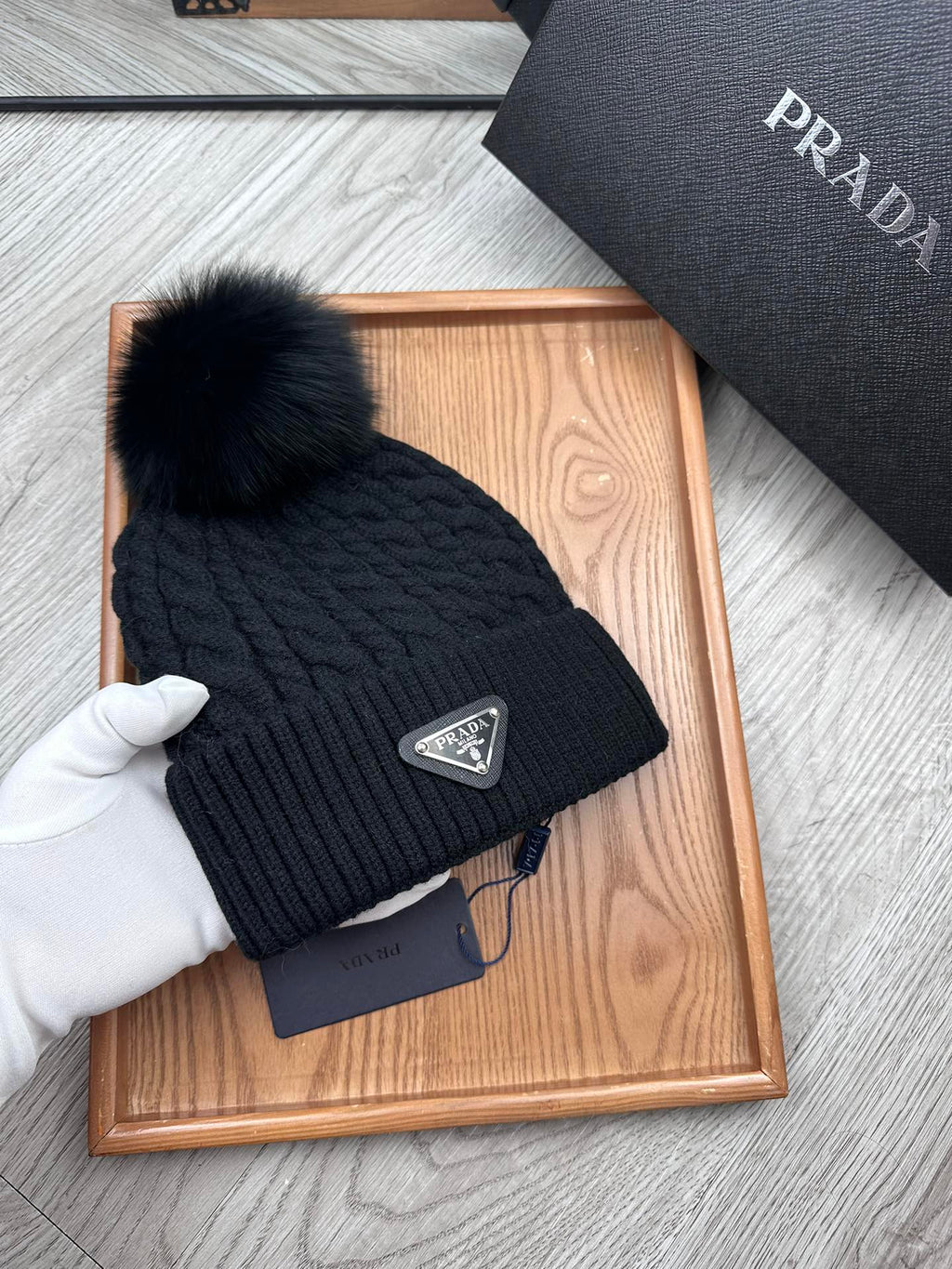 BEANIE HAT IN BLACK WOOL 352375