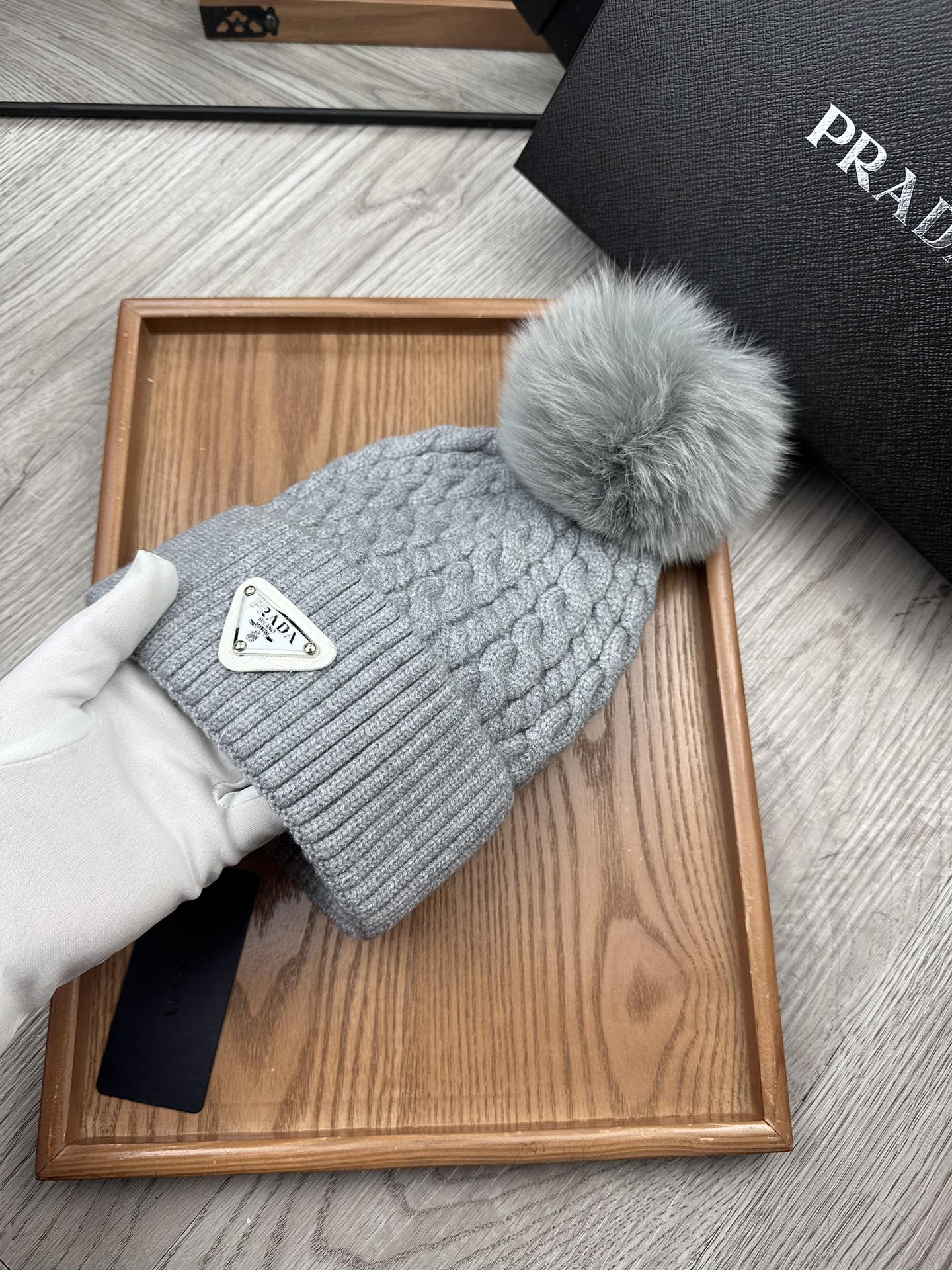 BEANIE HAT IN COIN GRAY WOOL 352378