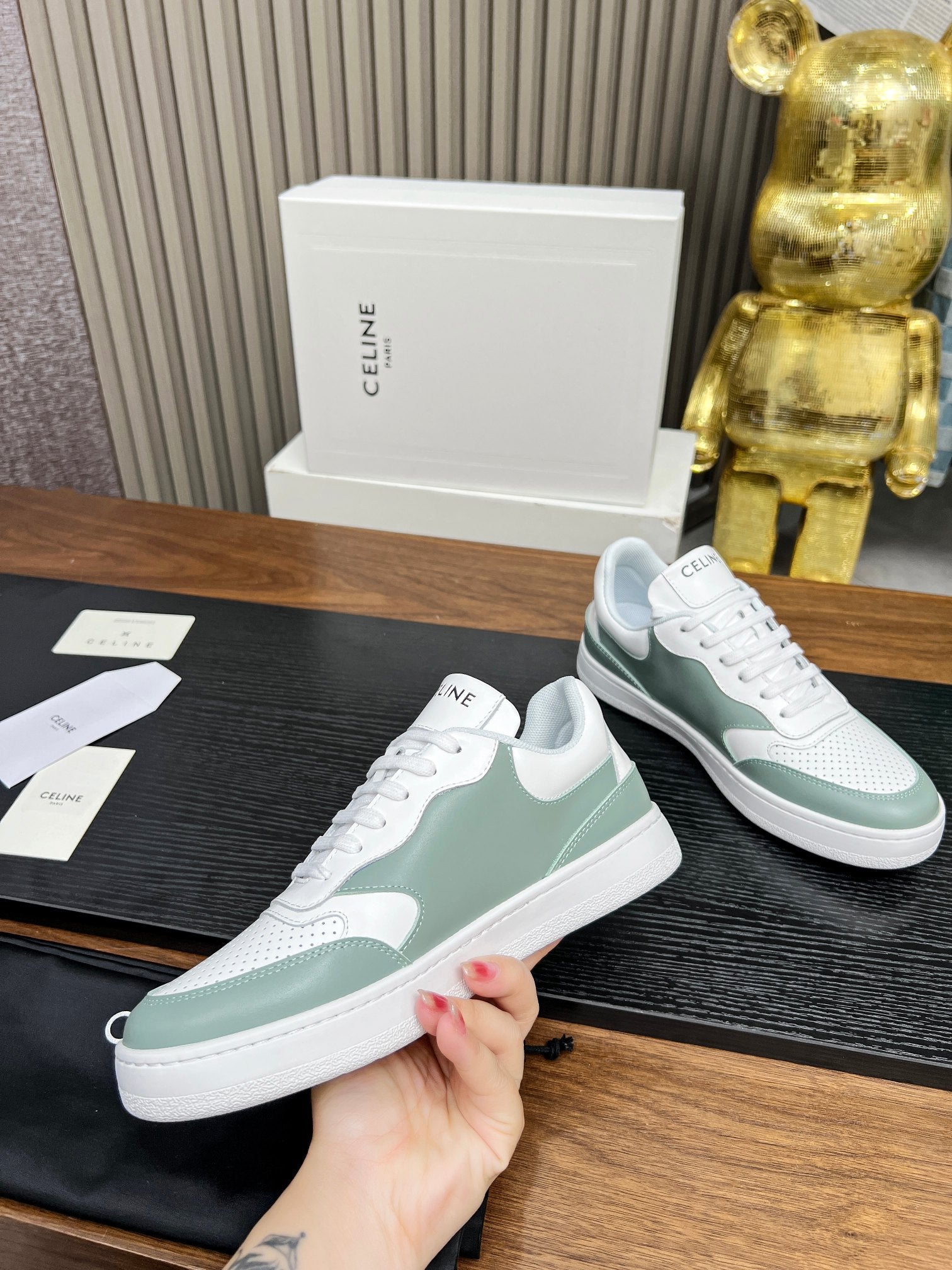 SNEAKER WITH TRIOMPHE IN WHITE MIX PEWTER GREEN CALFSKIN