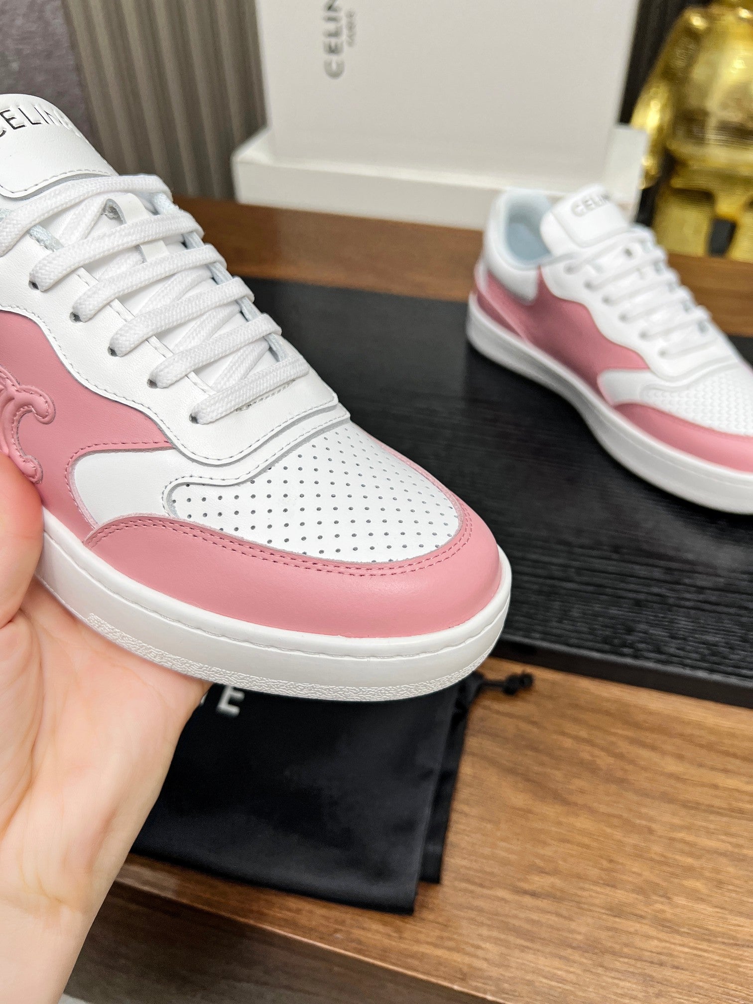 SNEAKER WITH TRIOMPHE IN WHITE MIX BABY PINK CALFSKIN