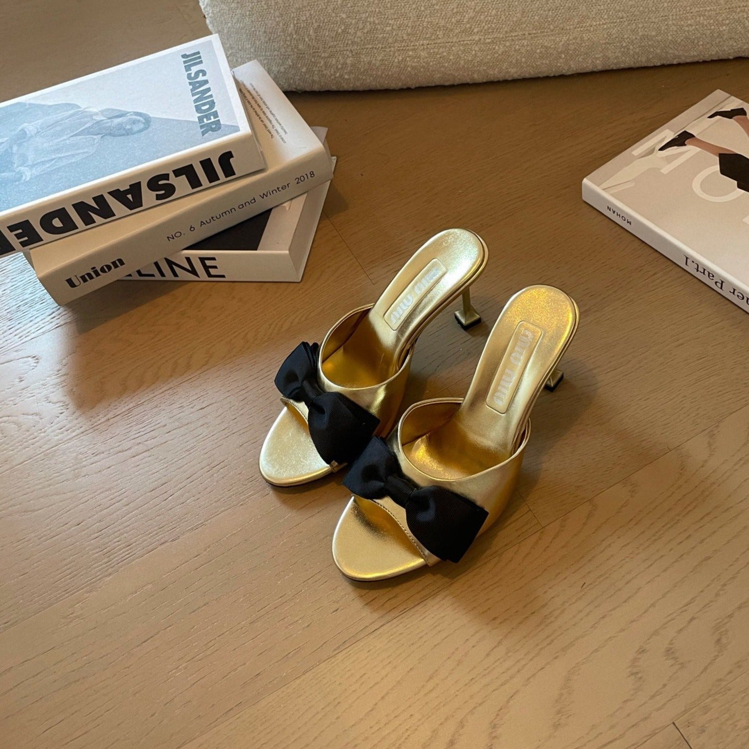 Metallic Gold High - Heels With Black Bow Calfskin