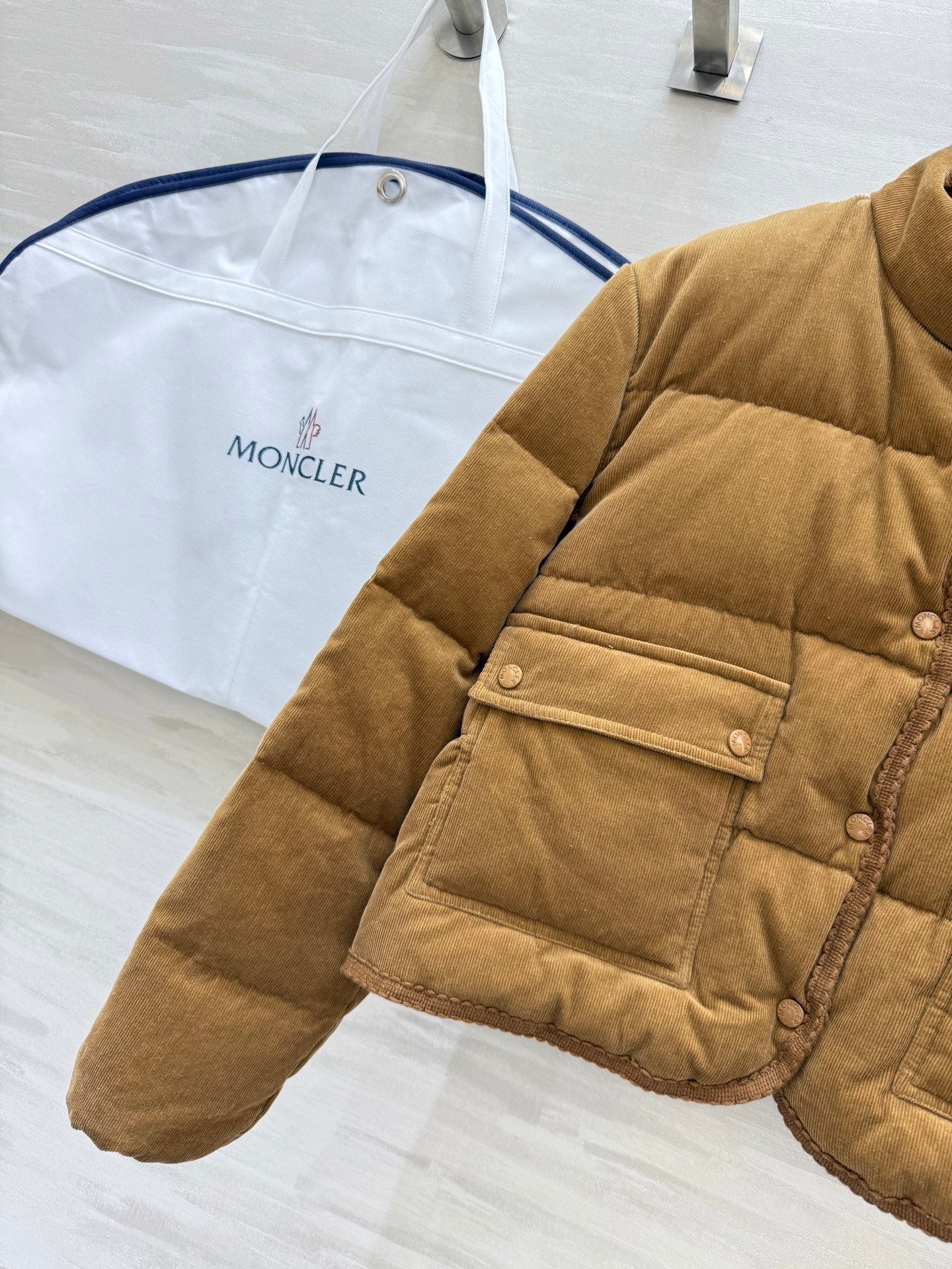 MONCLER 25S VELVET DOWN JACKETS 237