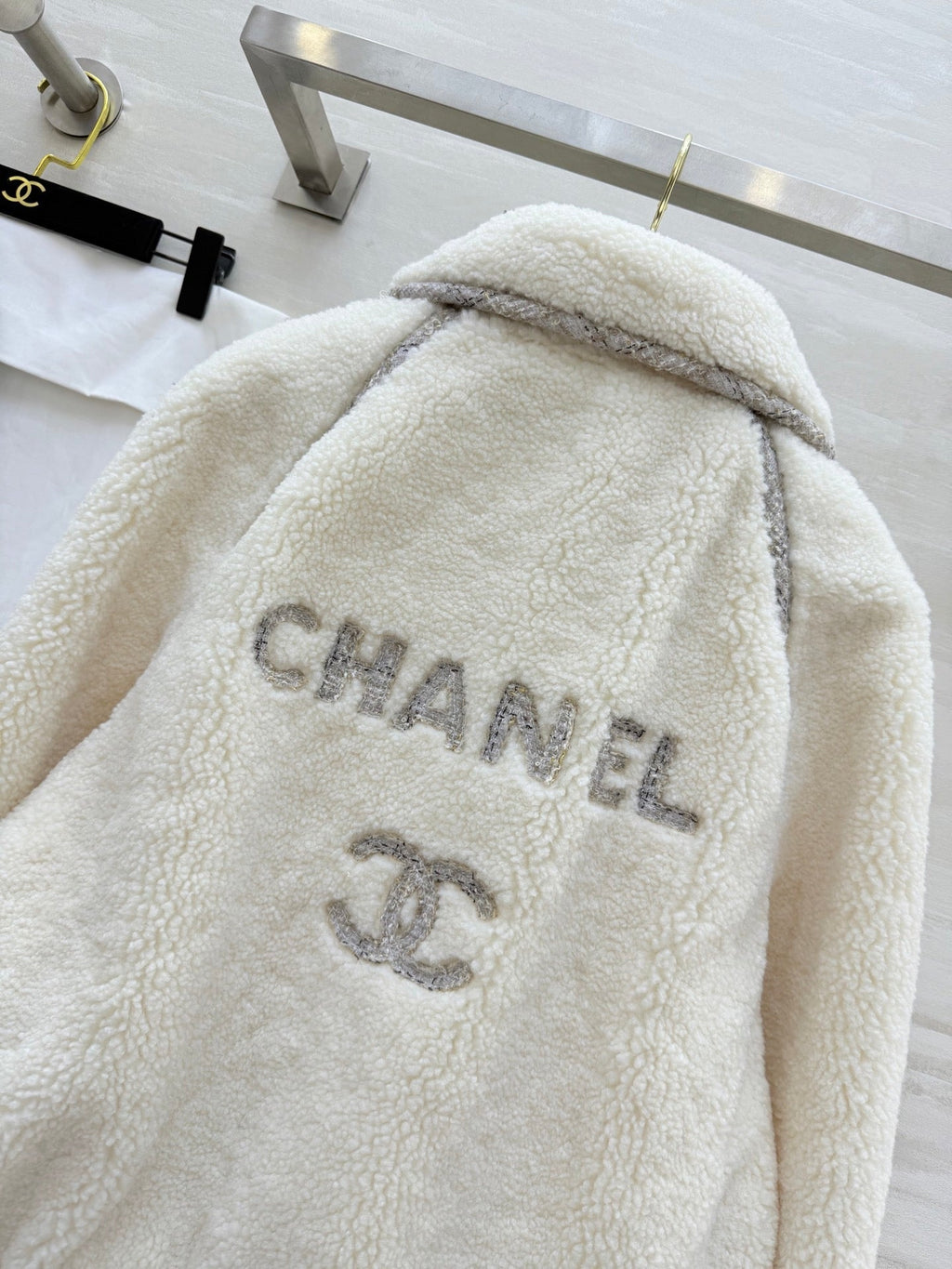 CHANEL 25S SHEARLING COLLAR JACKET 473
