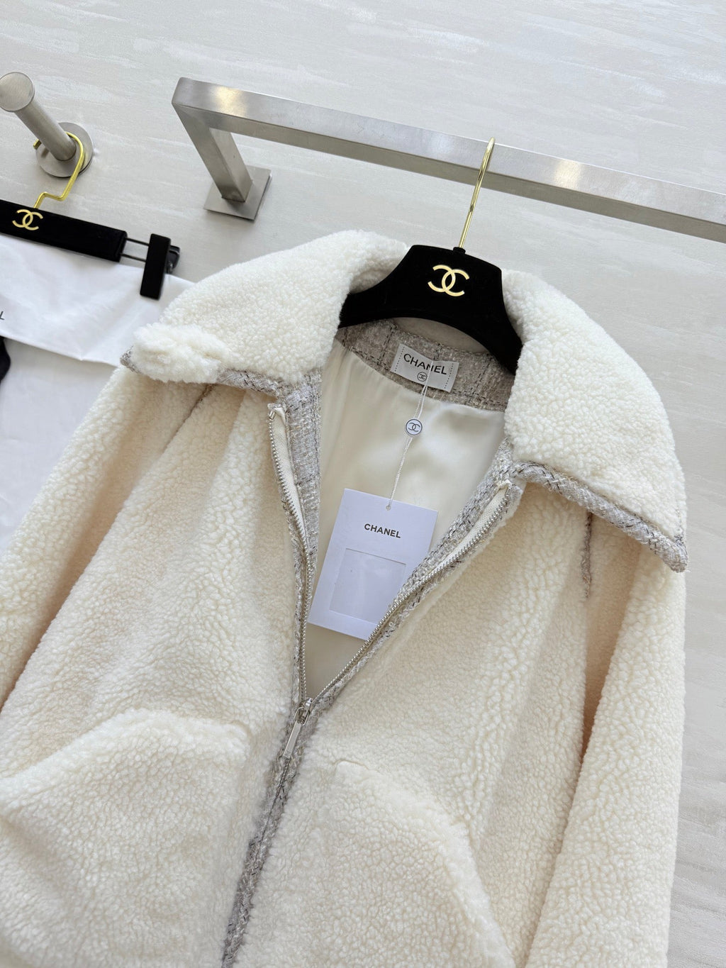 CHANEL 25S SHEARLING COLLAR JACKET 473