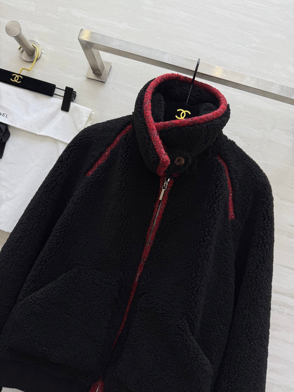 CHANEL 25S SHEARLING COLLAR JACKET 474