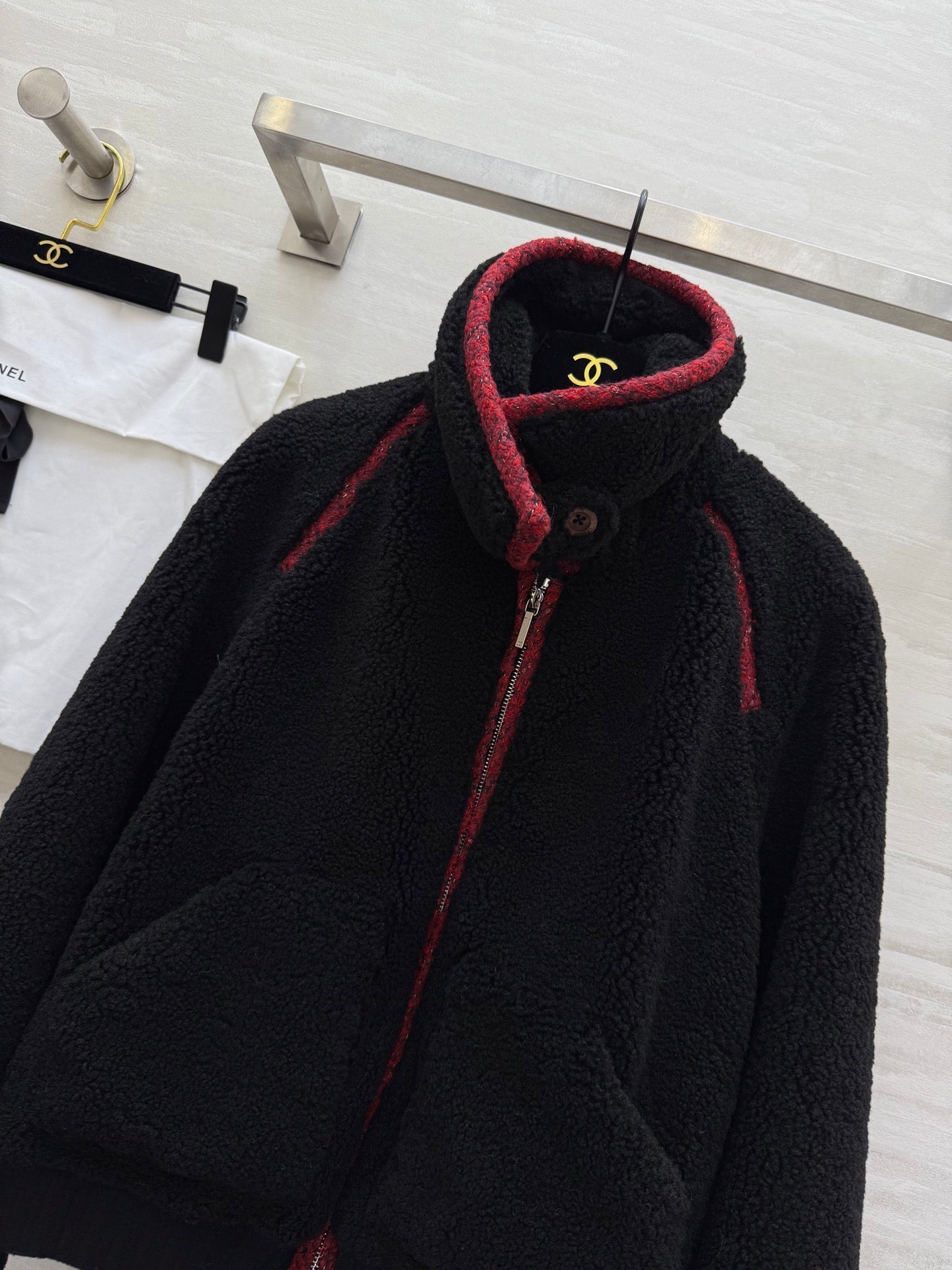 CHANEL 25S SHEARLING COLLAR JACKET 474