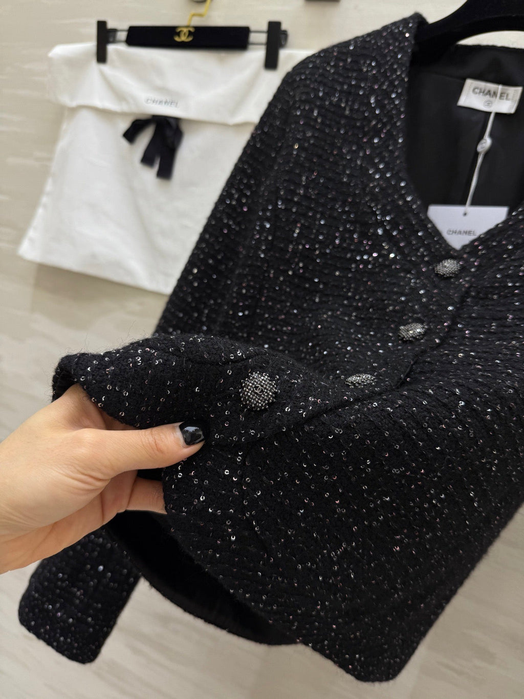 CHANEL 25S SEQUIN-EMBELLISHED TWEED JACKET 476